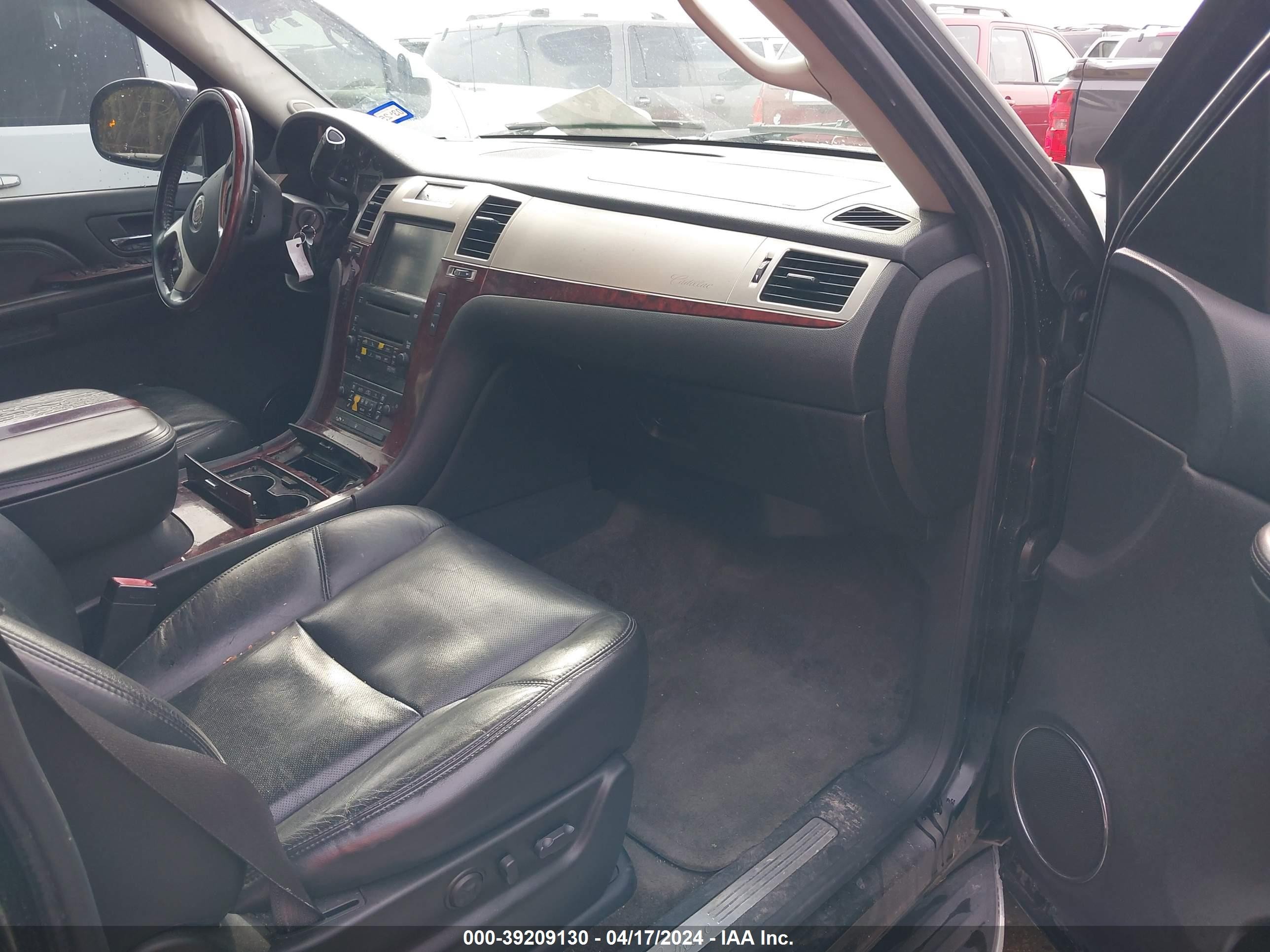 Photo 4 VIN: 1GYFK26259R105161 - CADILLAC ESCALADE 