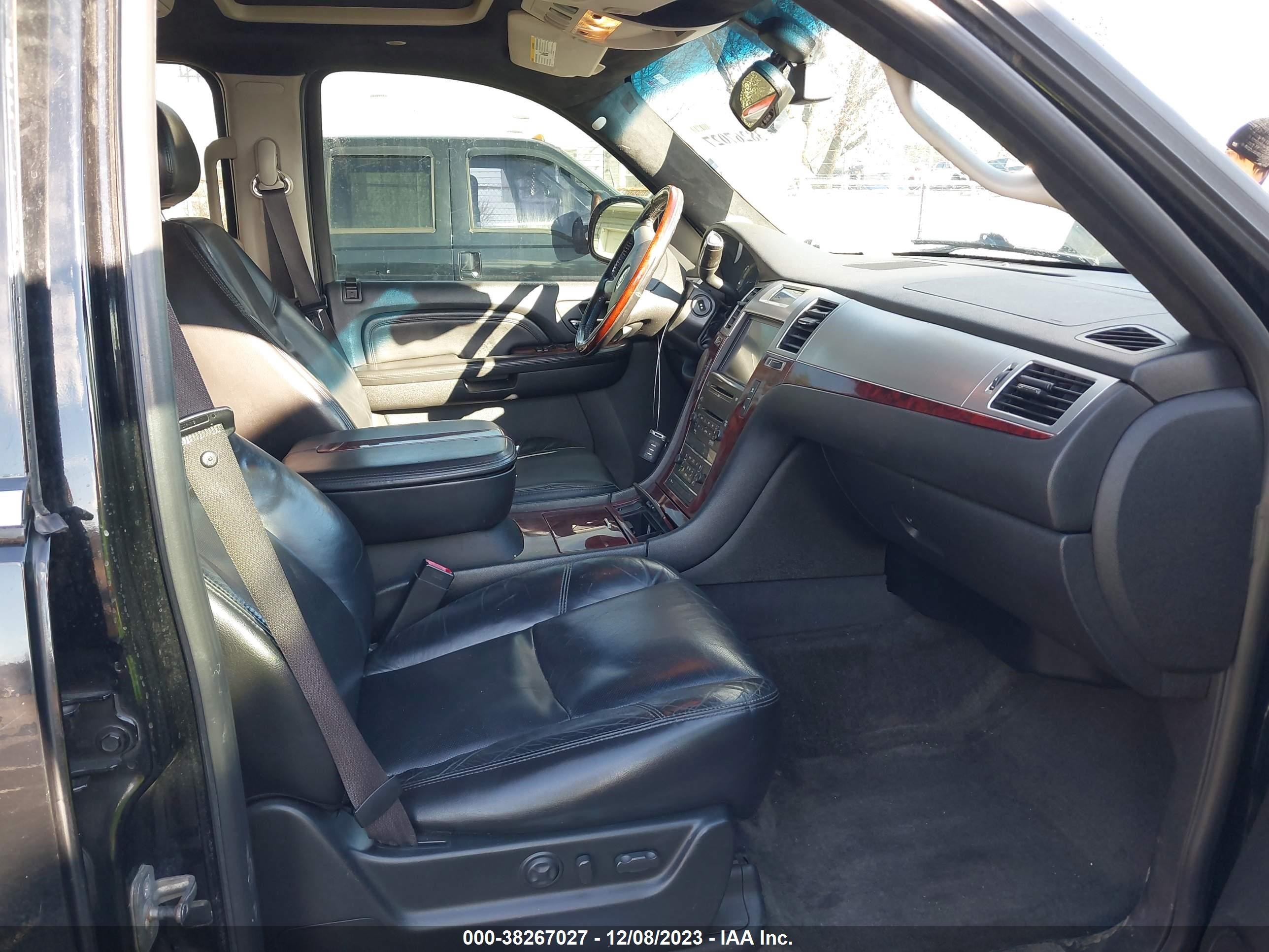 Photo 4 VIN: 1GYFK26259R245758 - CADILLAC ESCALADE 