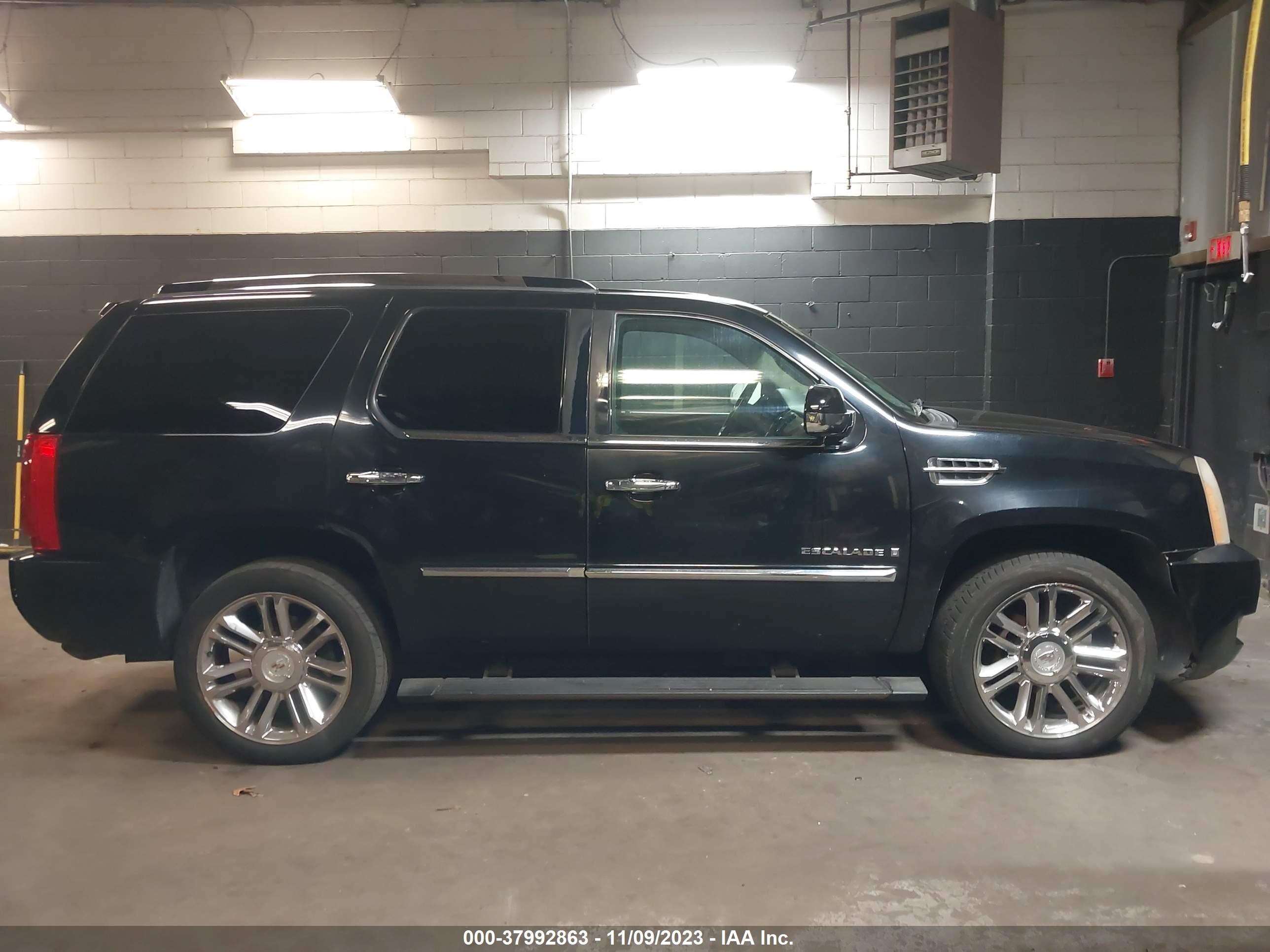 Photo 12 VIN: 1GYFK33299R140666 - CADILLAC ESCALADE 