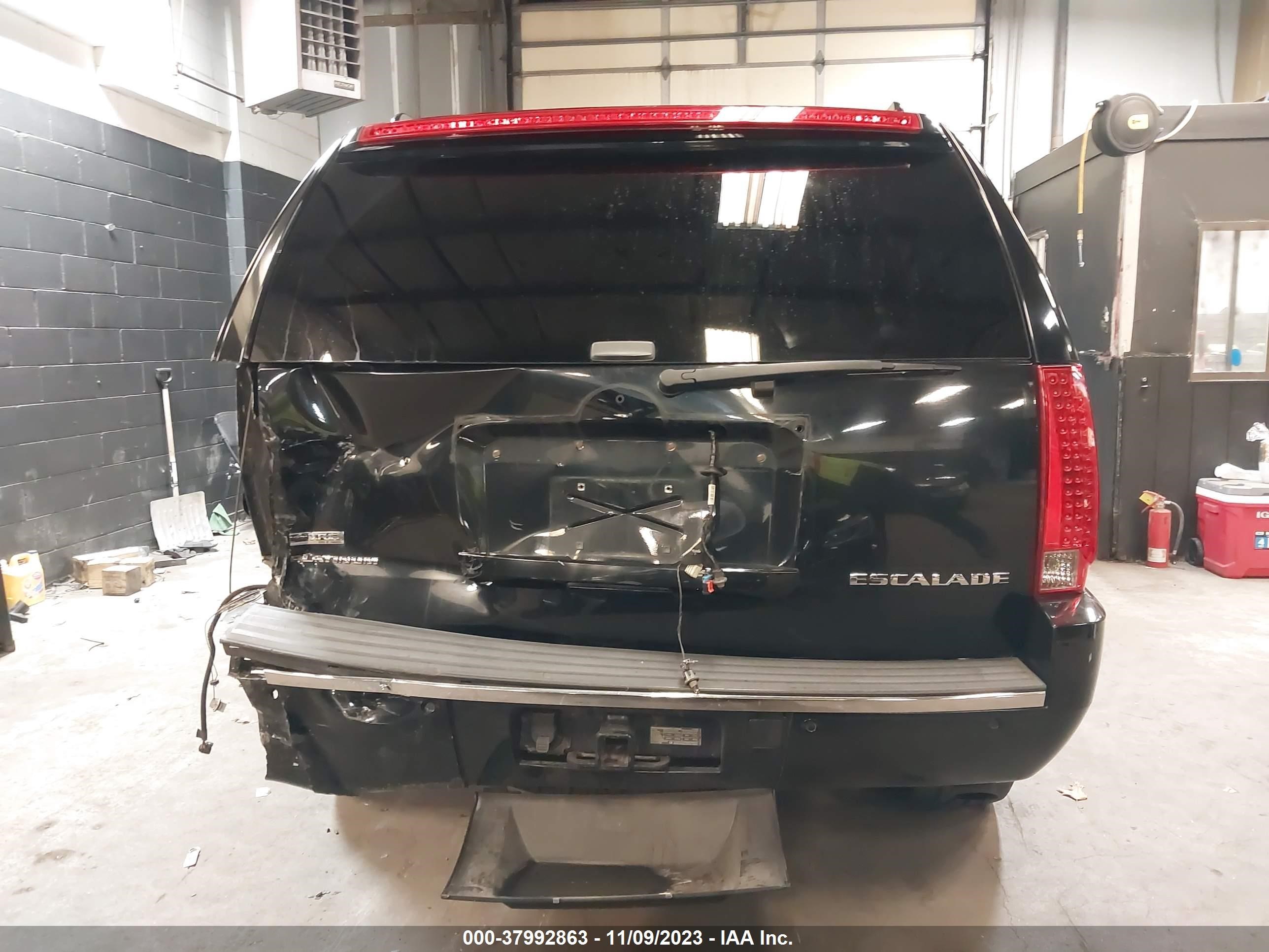 Photo 15 VIN: 1GYFK33299R140666 - CADILLAC ESCALADE 