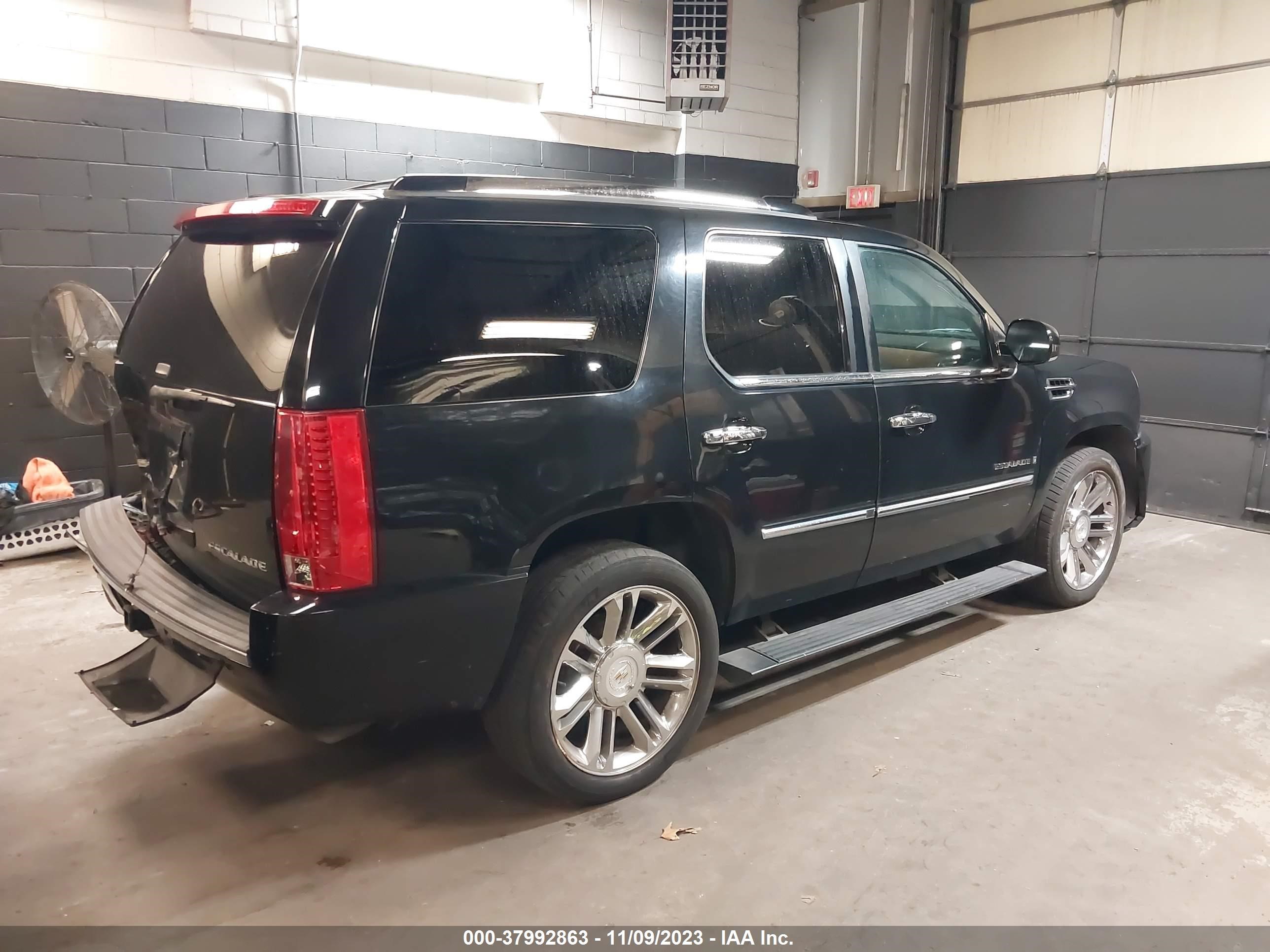 Photo 3 VIN: 1GYFK33299R140666 - CADILLAC ESCALADE 