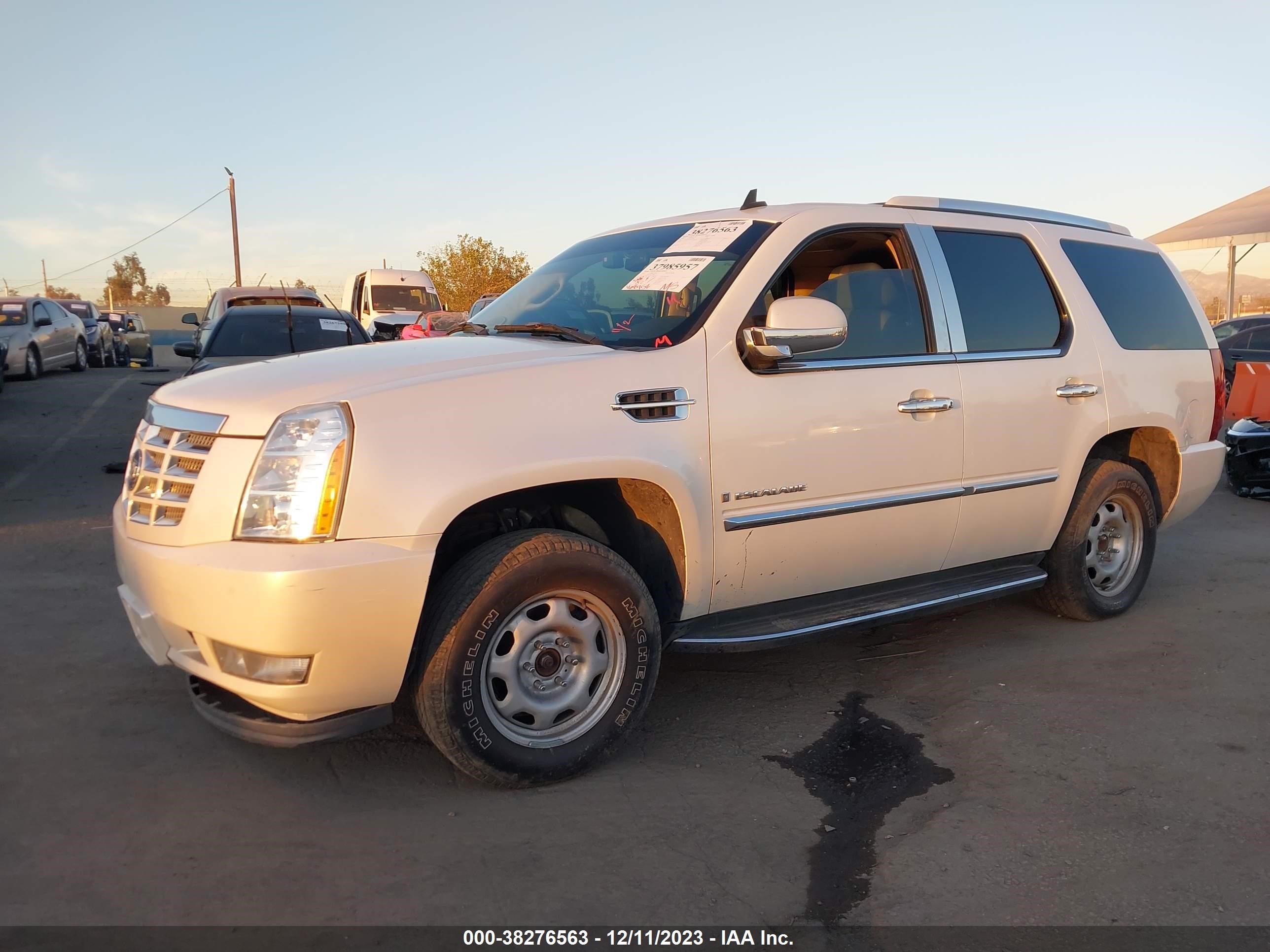 Photo 1 VIN: 1GYFK63817R333980 - CADILLAC ESCALADE 