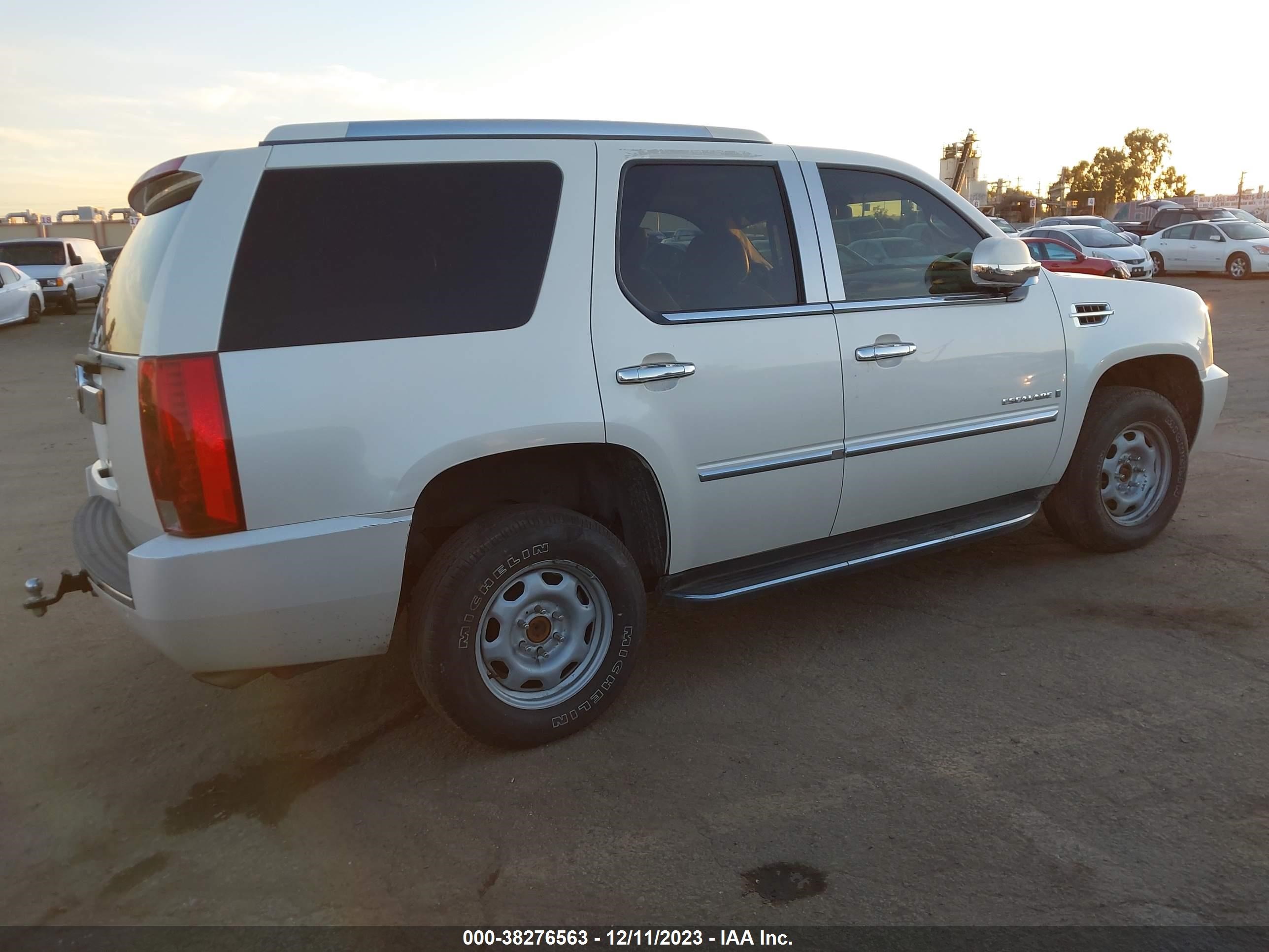 Photo 3 VIN: 1GYFK63817R333980 - CADILLAC ESCALADE 