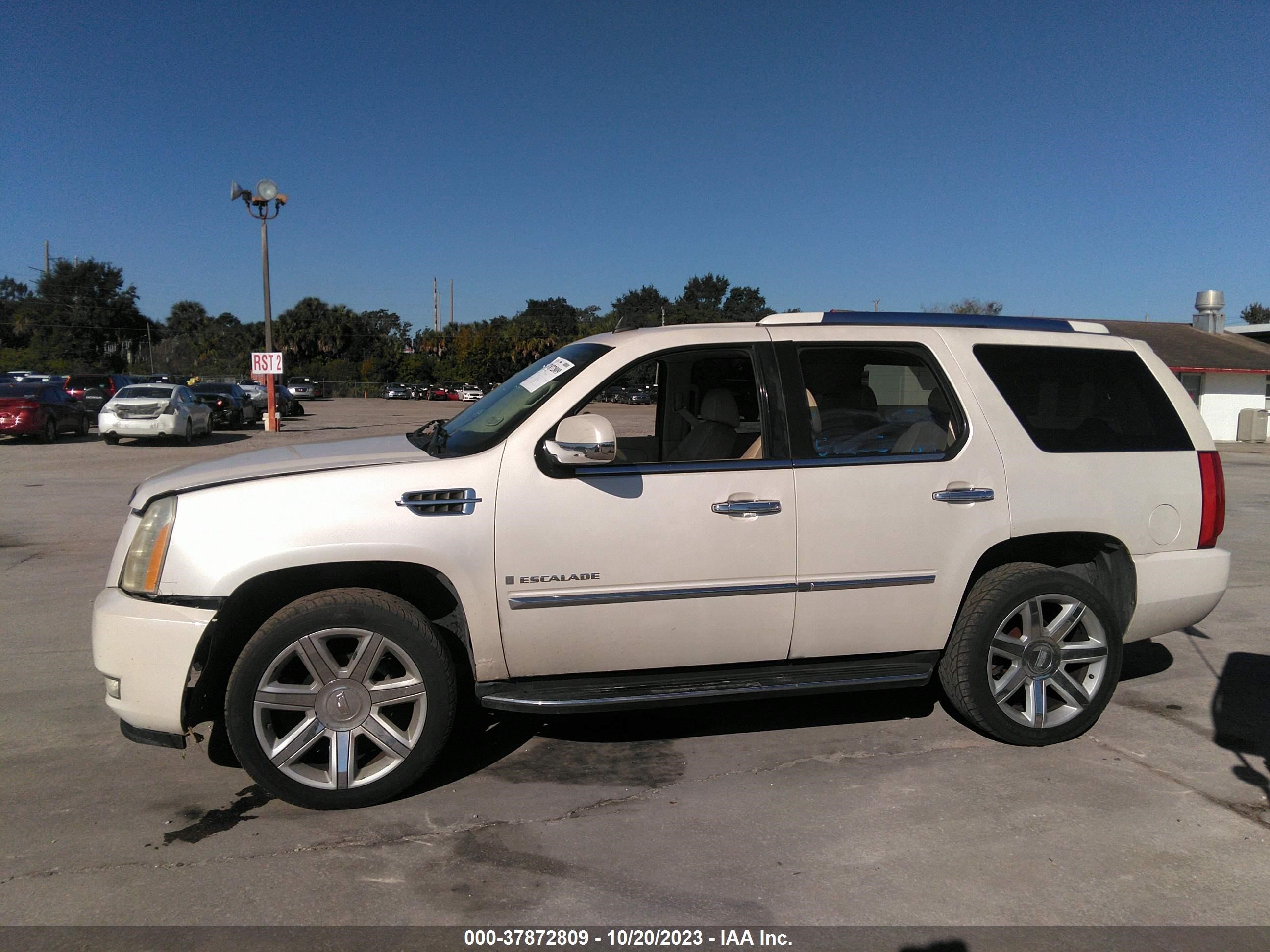 Photo 13 VIN: 1GYFK63837R134543 - CADILLAC ESCALADE 