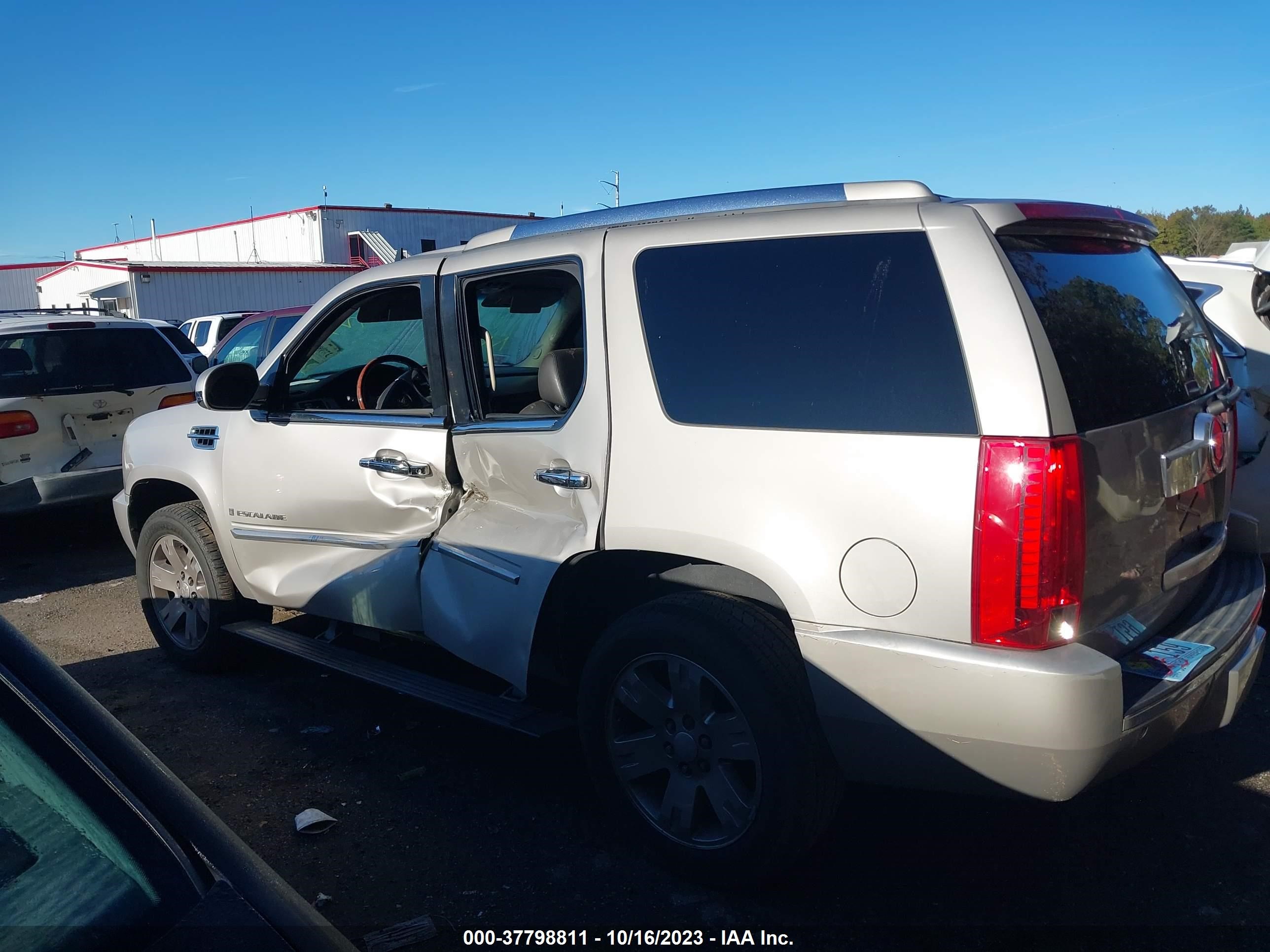 Photo 13 VIN: 1GYFK63838R123429 - CADILLAC ESCALADE 