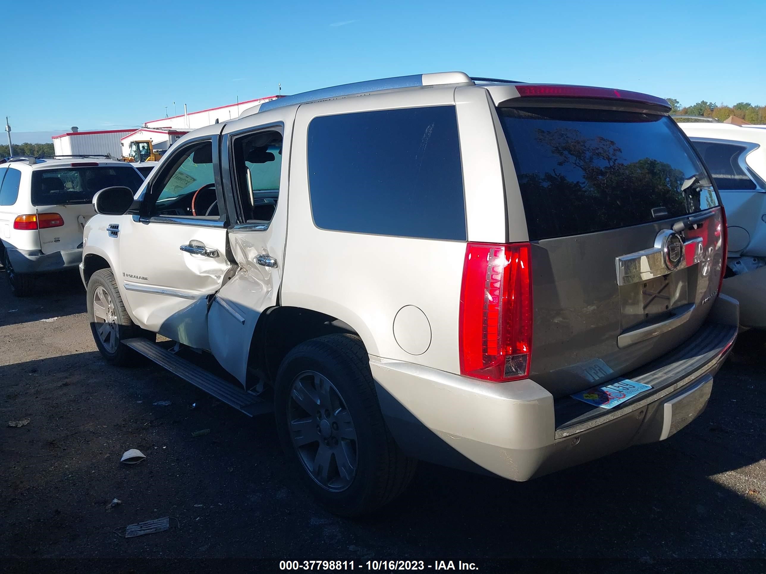 Photo 2 VIN: 1GYFK63838R123429 - CADILLAC ESCALADE 