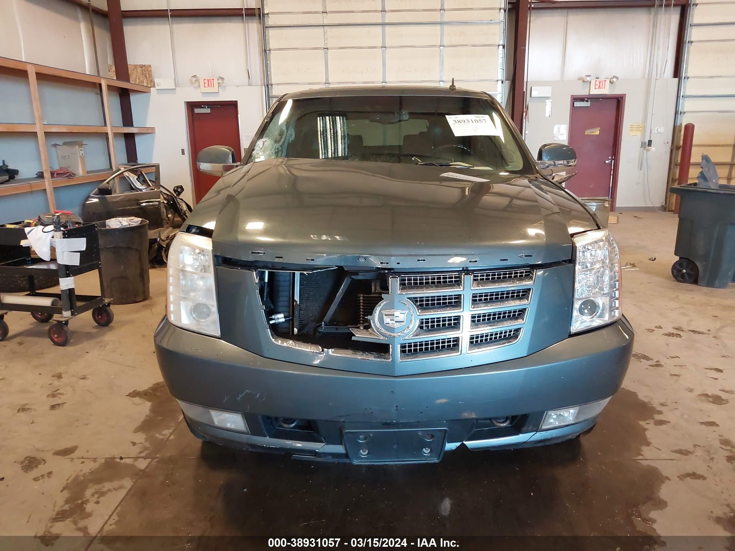 Photo 12 VIN: 1GYFK63838R230352 - CADILLAC ESCALADE 