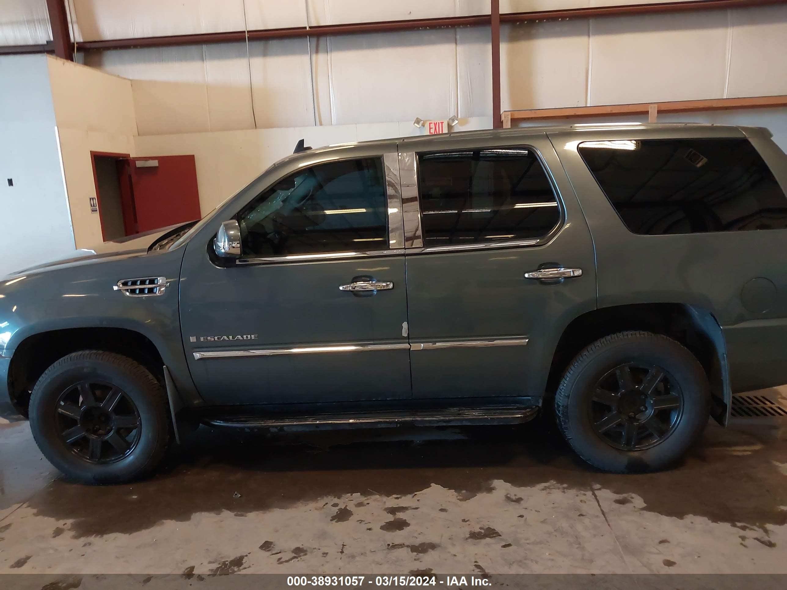 Photo 14 VIN: 1GYFK63838R230352 - CADILLAC ESCALADE 