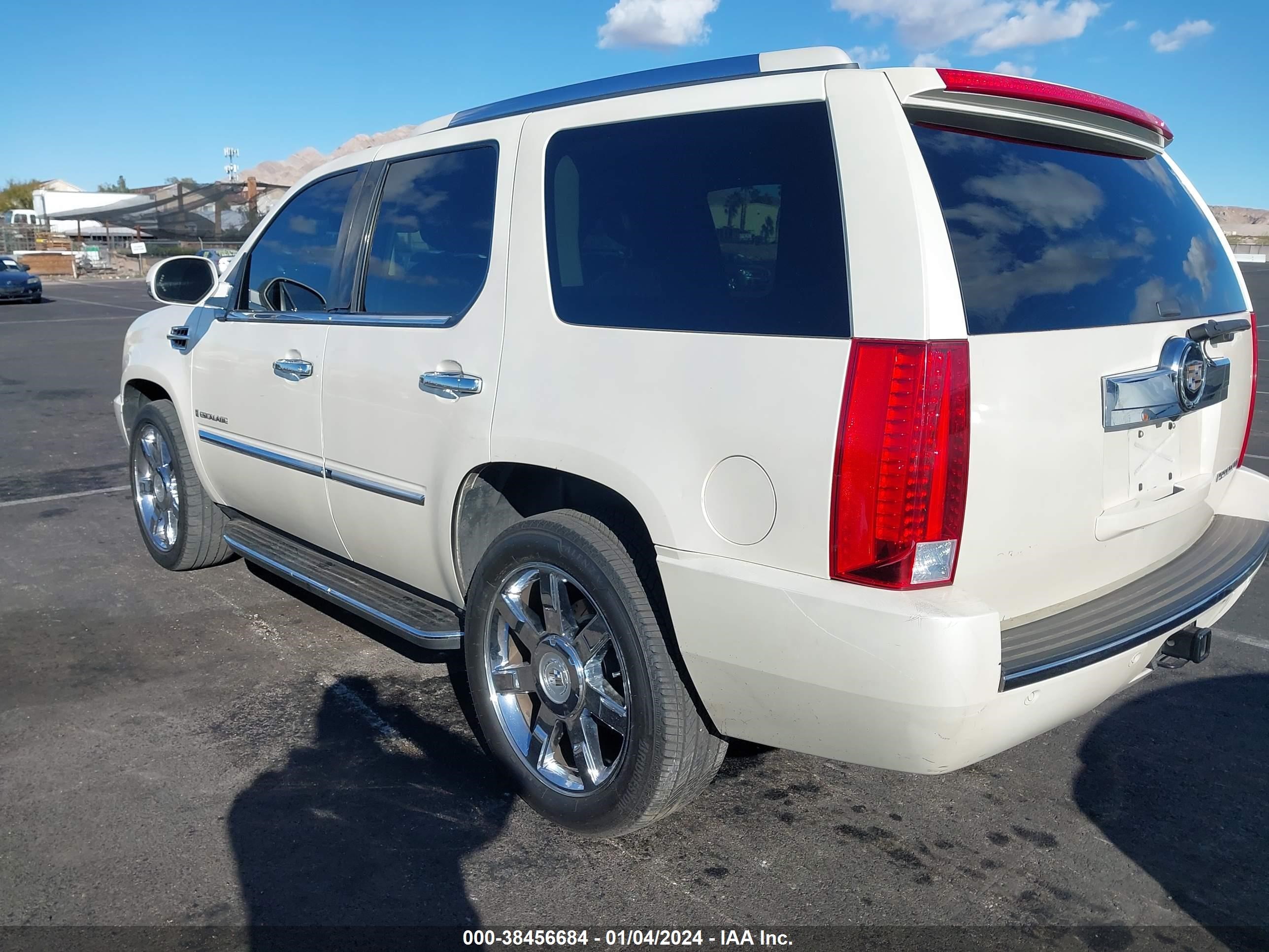 Photo 2 VIN: 1GYFK63838R250228 - CADILLAC ESCALADE 