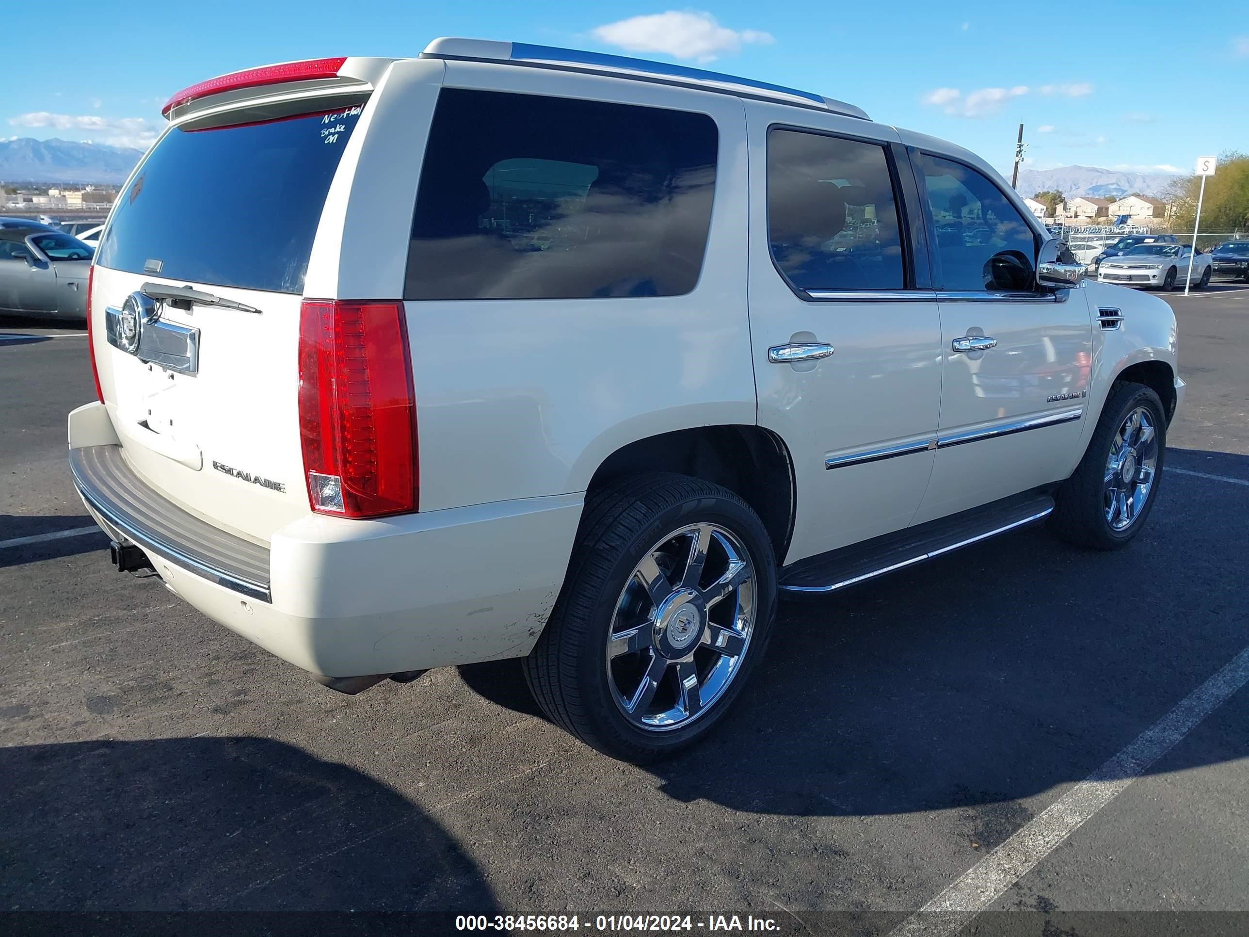 Photo 3 VIN: 1GYFK63838R250228 - CADILLAC ESCALADE 