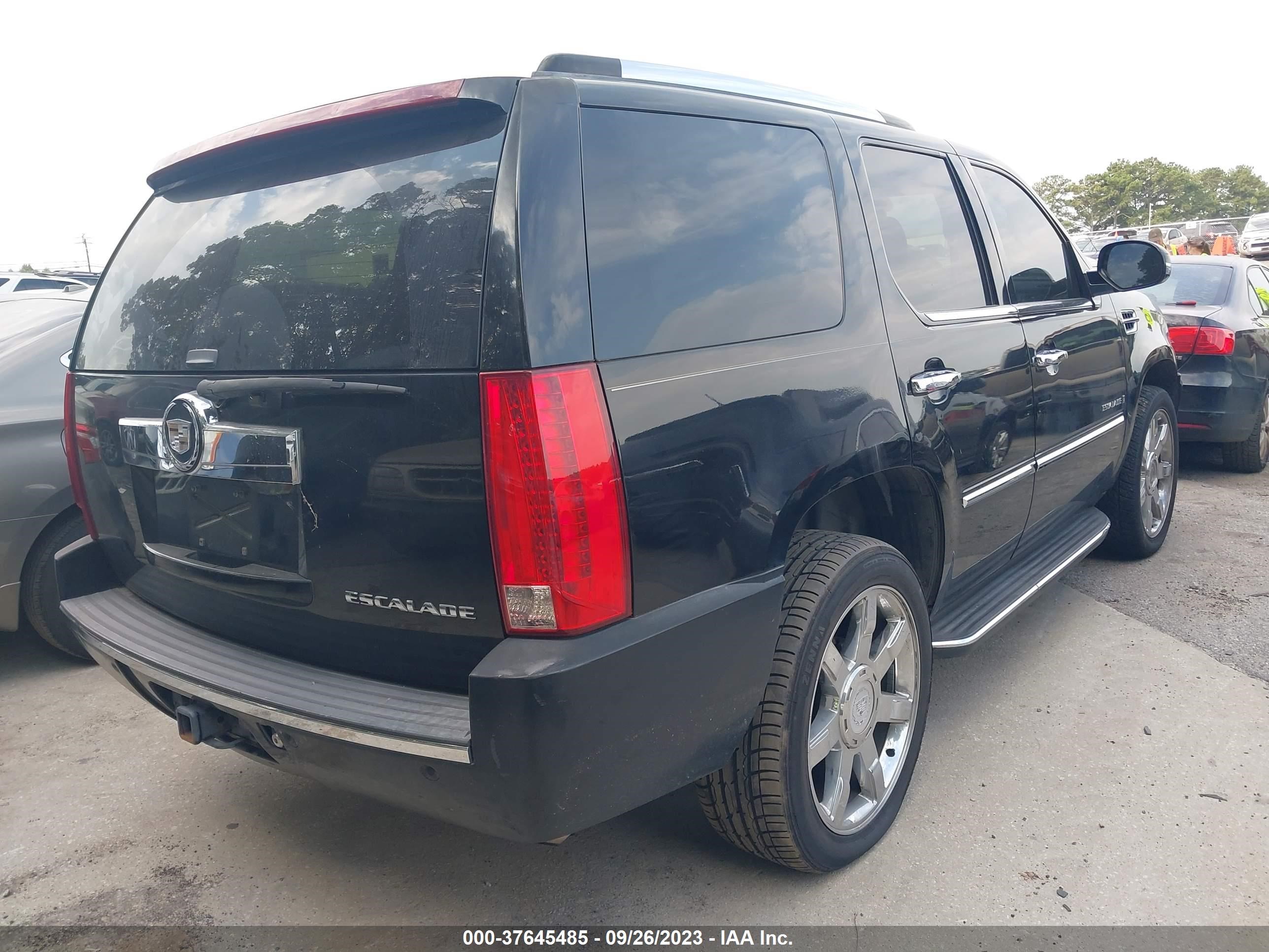 Photo 3 VIN: 1GYFK63847R426105 - CADILLAC ESCALADE 