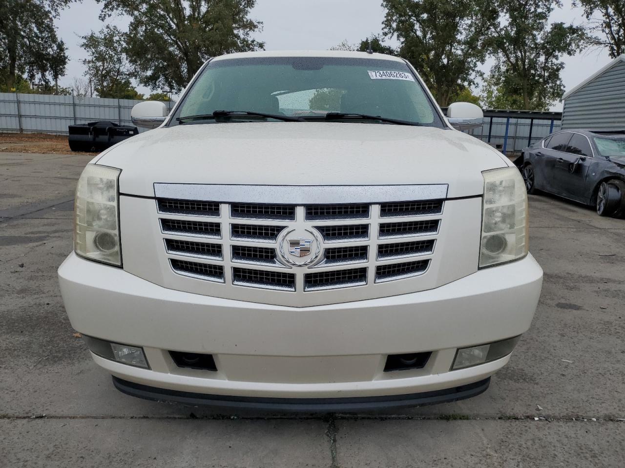 Photo 4 VIN: 1GYFK63848R100824 - CADILLAC ESCALADE 