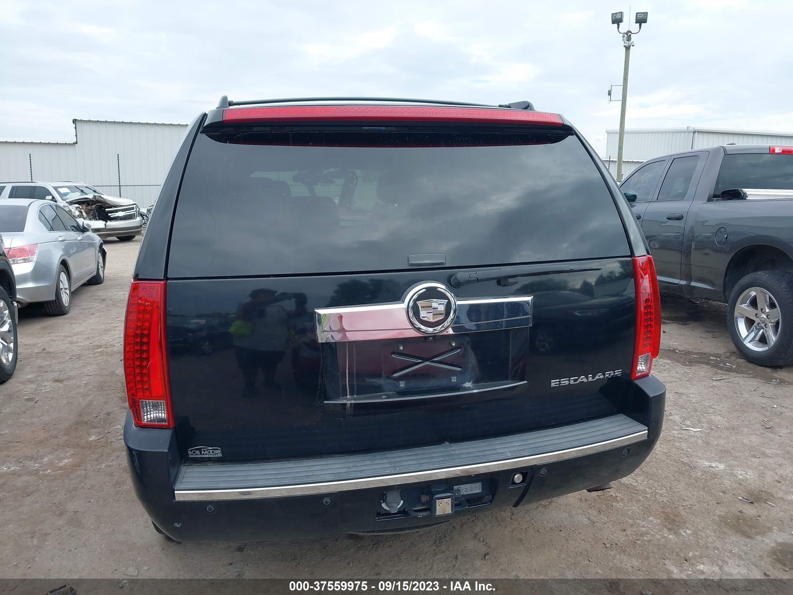 Photo 15 VIN: 1GYFK63878R150455 - CADILLAC ESCALADE 