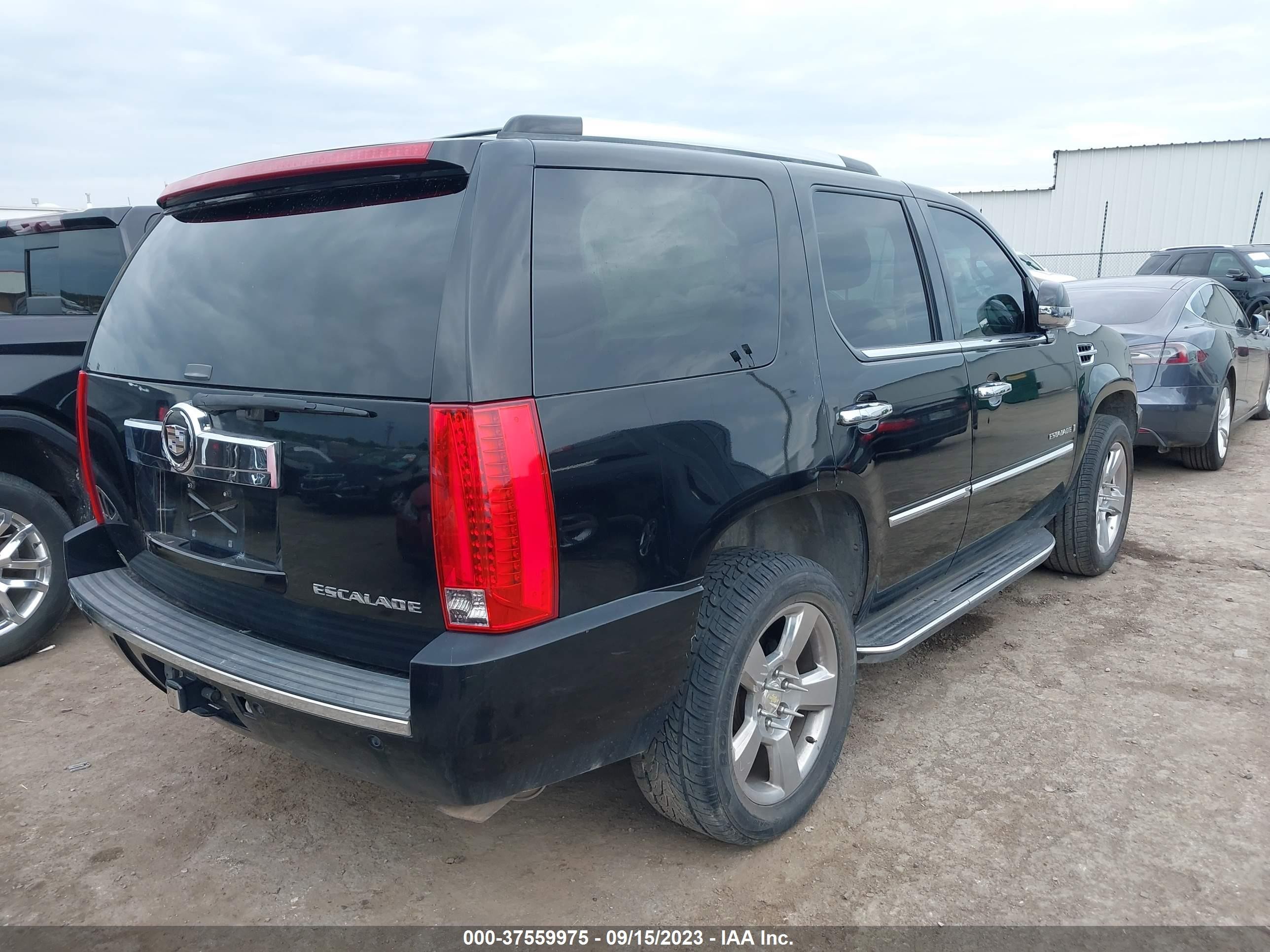 Photo 3 VIN: 1GYFK63878R150455 - CADILLAC ESCALADE 