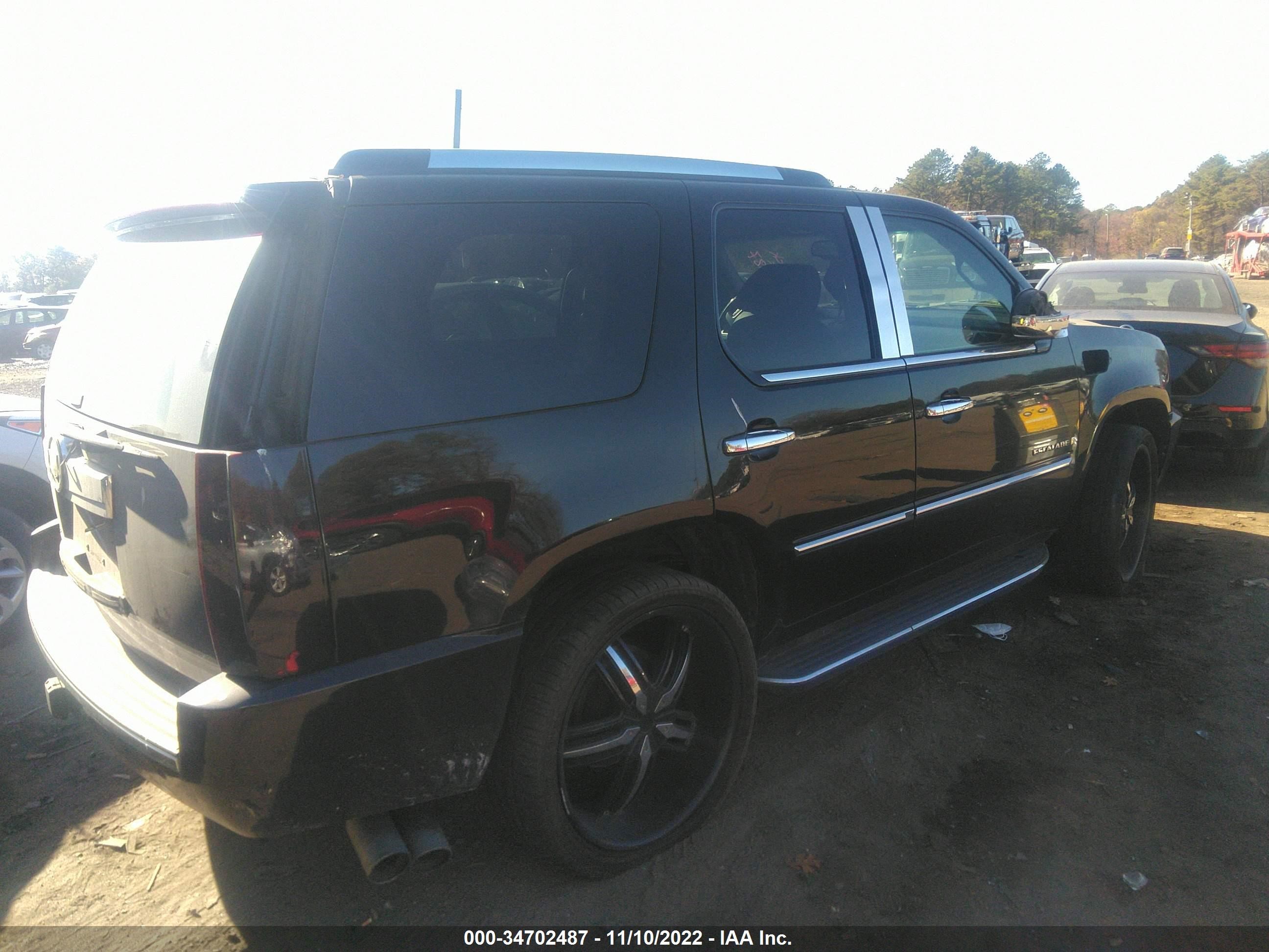 Photo 3 VIN: 1GYFK63887R116944 - CADILLAC ESCALADE 