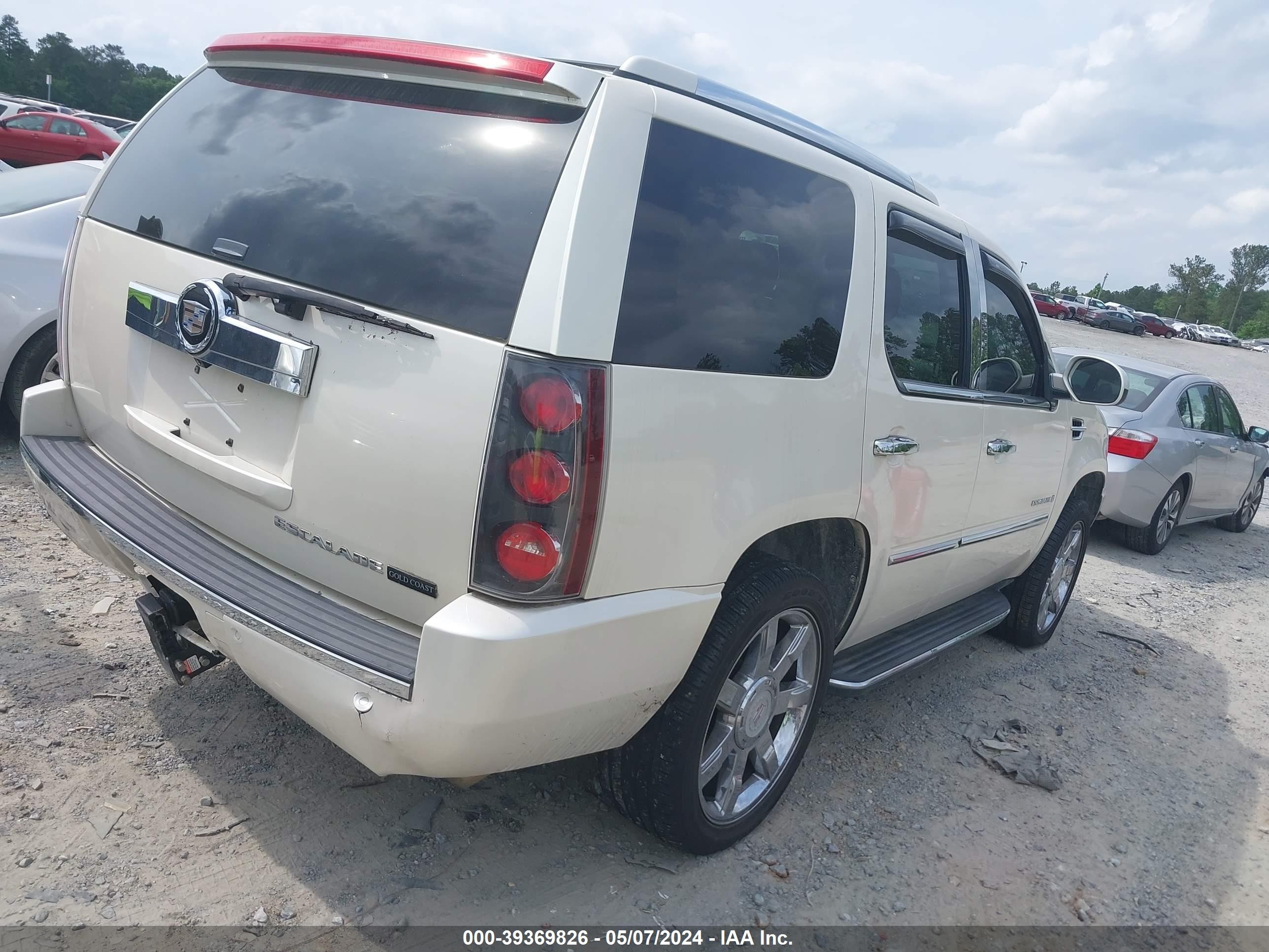 Photo 3 VIN: 1GYFK63898R132314 - CADILLAC ESCALADE 