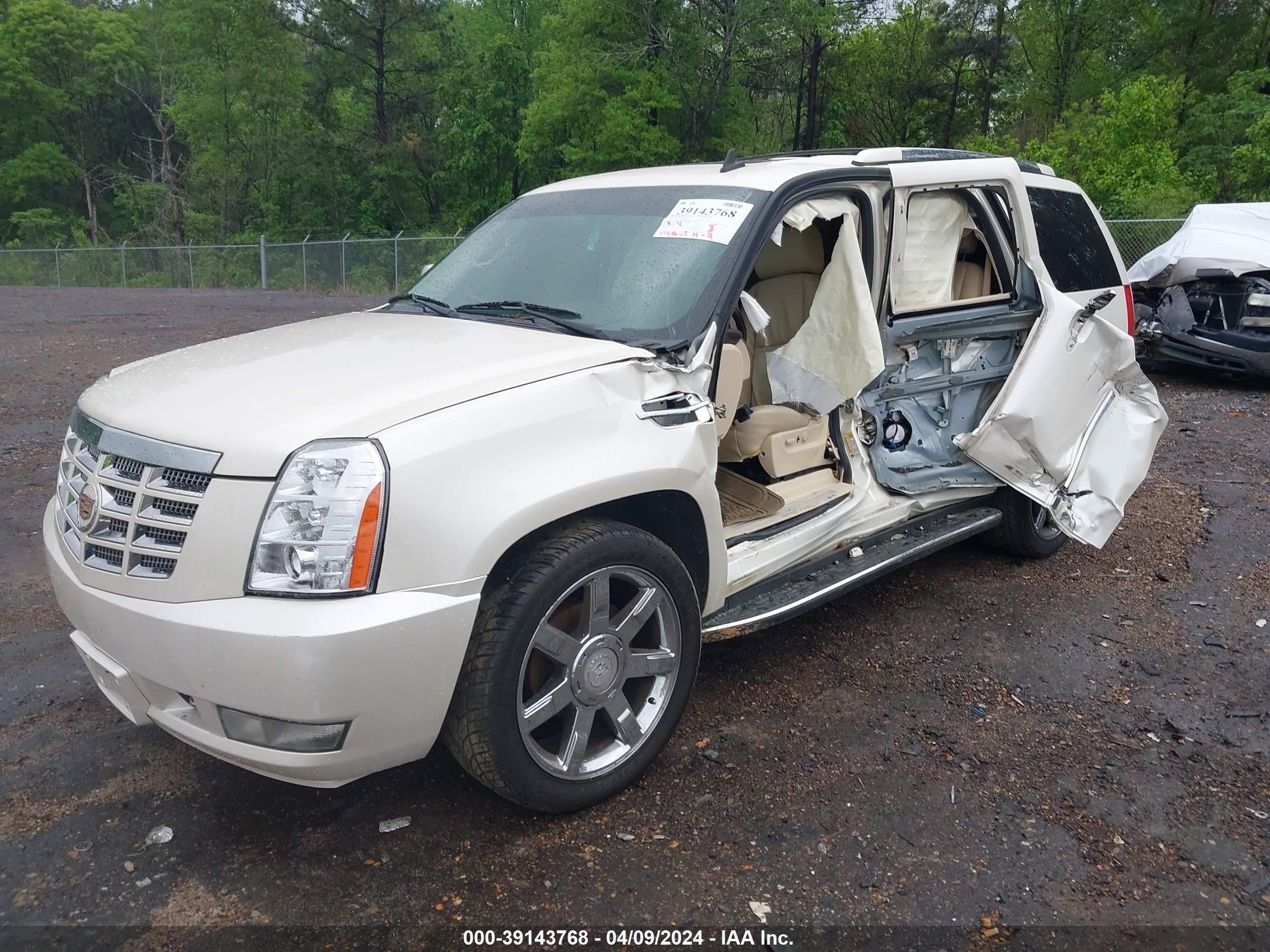 Photo 1 VIN: 1GYFK638X8R209076 - CADILLAC ESCALADE 