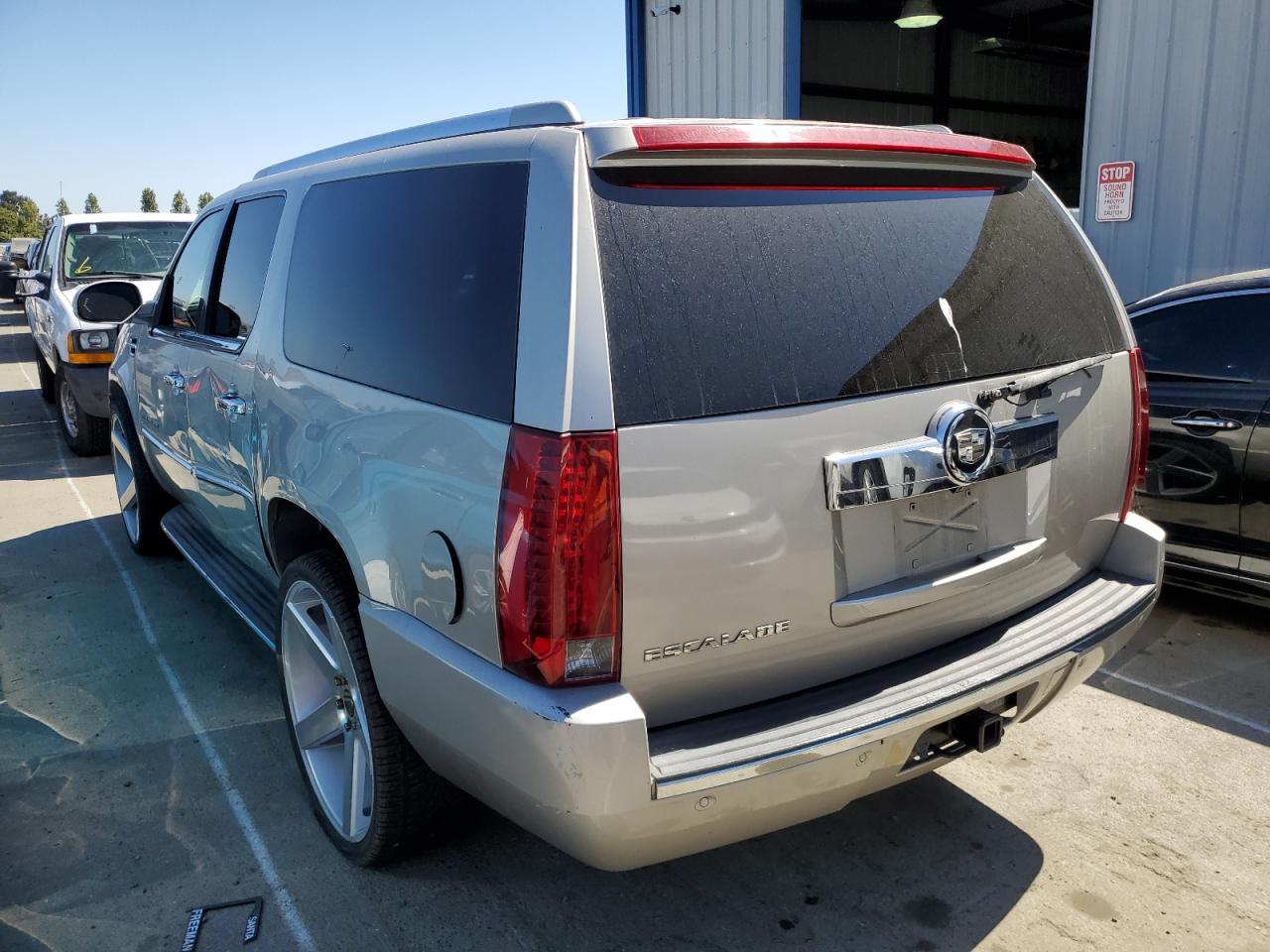 Photo 1 VIN: 1GYFK66817R238251 - CADILLAC ESCALADE 