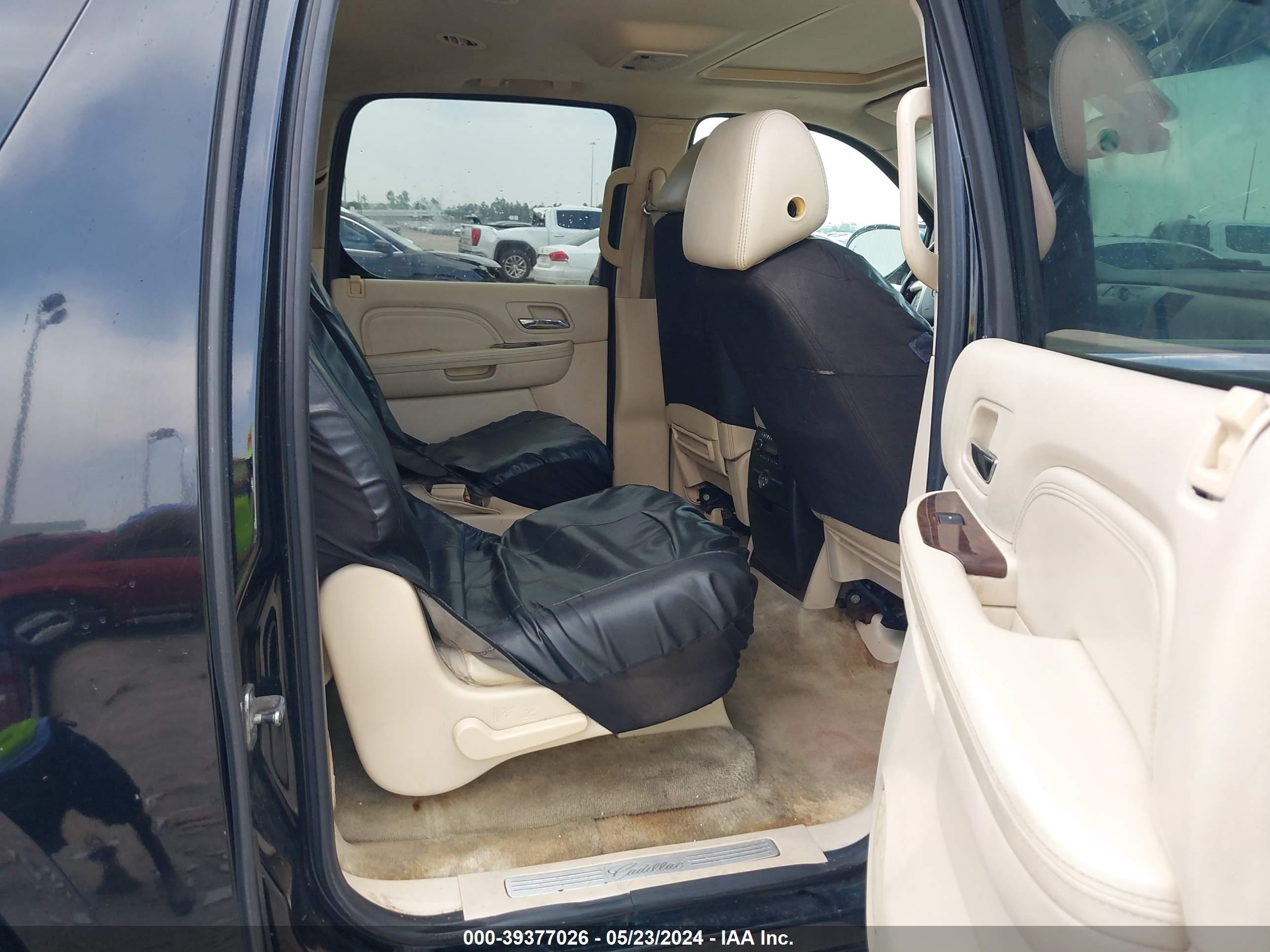 Photo 7 VIN: 1GYFK66818R163083 - CADILLAC ESCALADE 