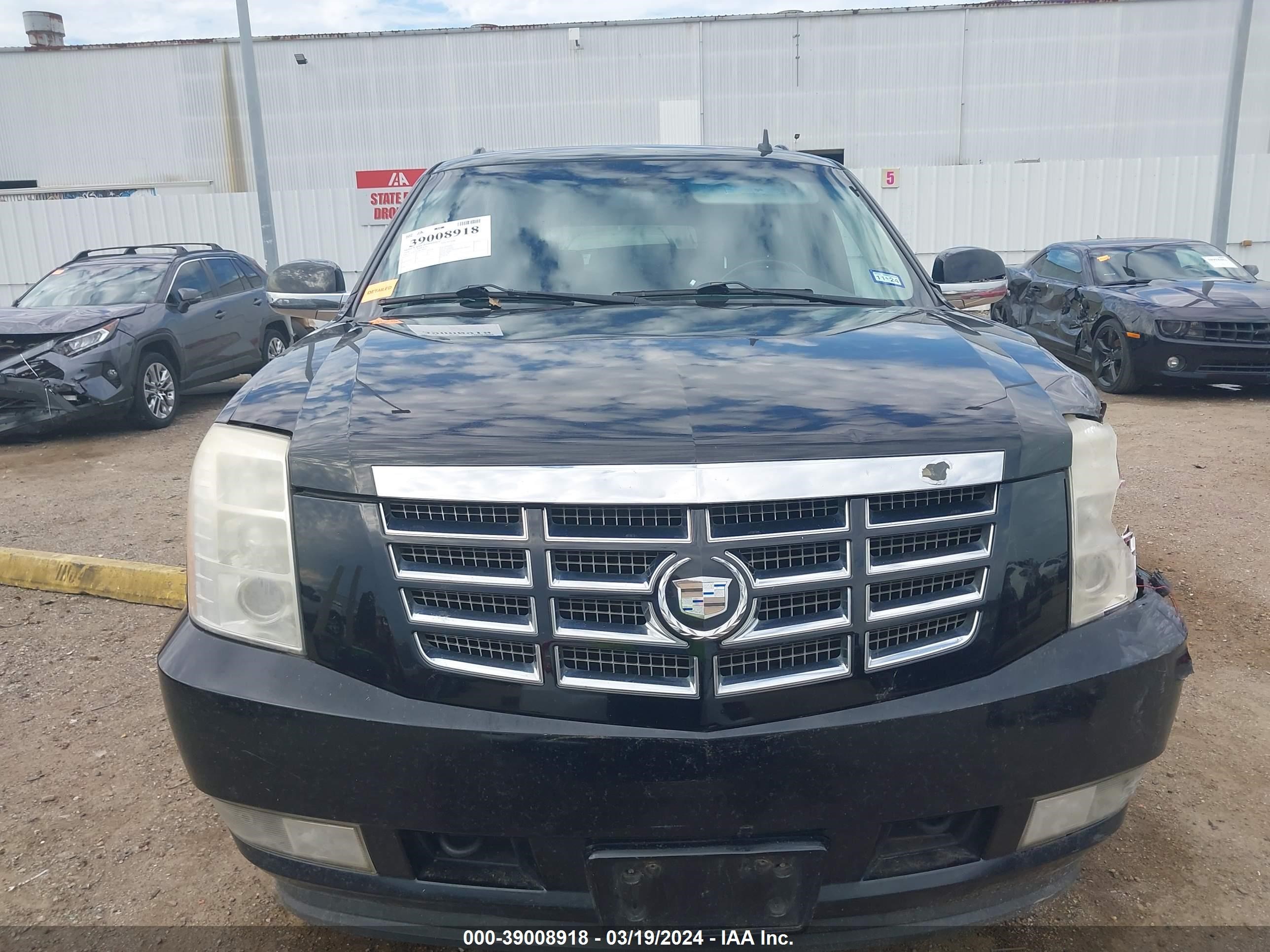 Photo 12 VIN: 1GYFK66818R188601 - CADILLAC ESCALADE 