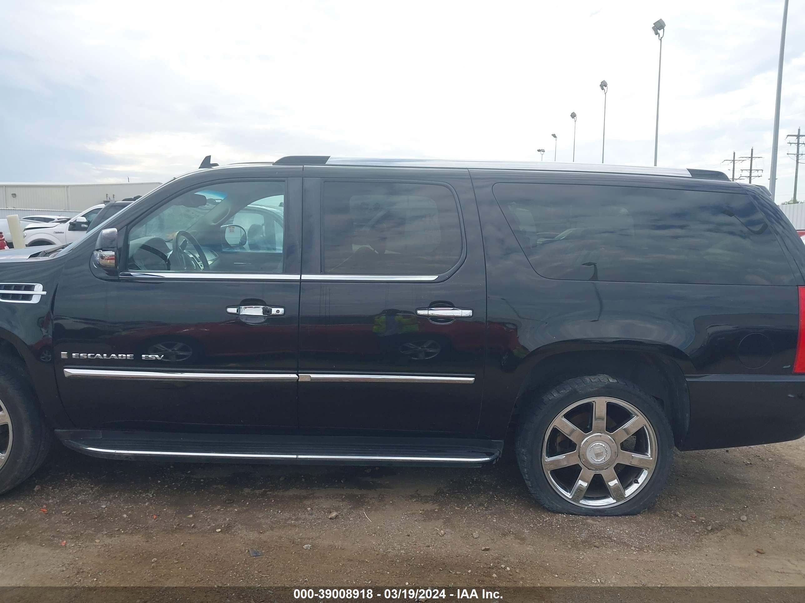 Photo 14 VIN: 1GYFK66818R188601 - CADILLAC ESCALADE 