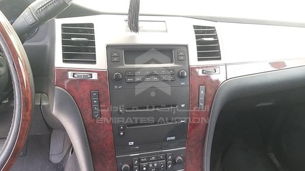 Photo 15 VIN: 1GYFK66828R128830 - CADILLAC ESCALADE 