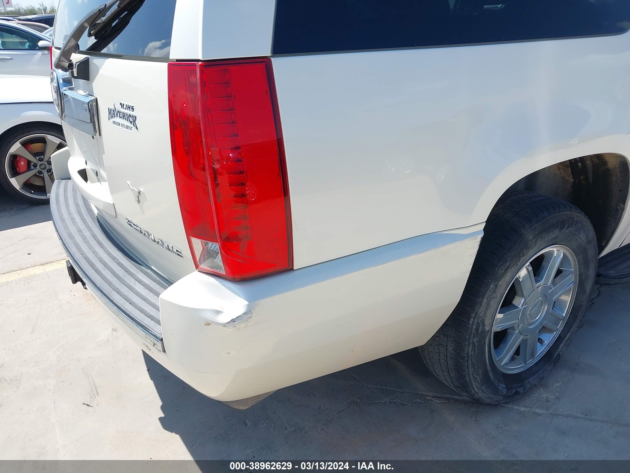 Photo 17 VIN: 1GYFK66848R261301 - CADILLAC ESCALADE 