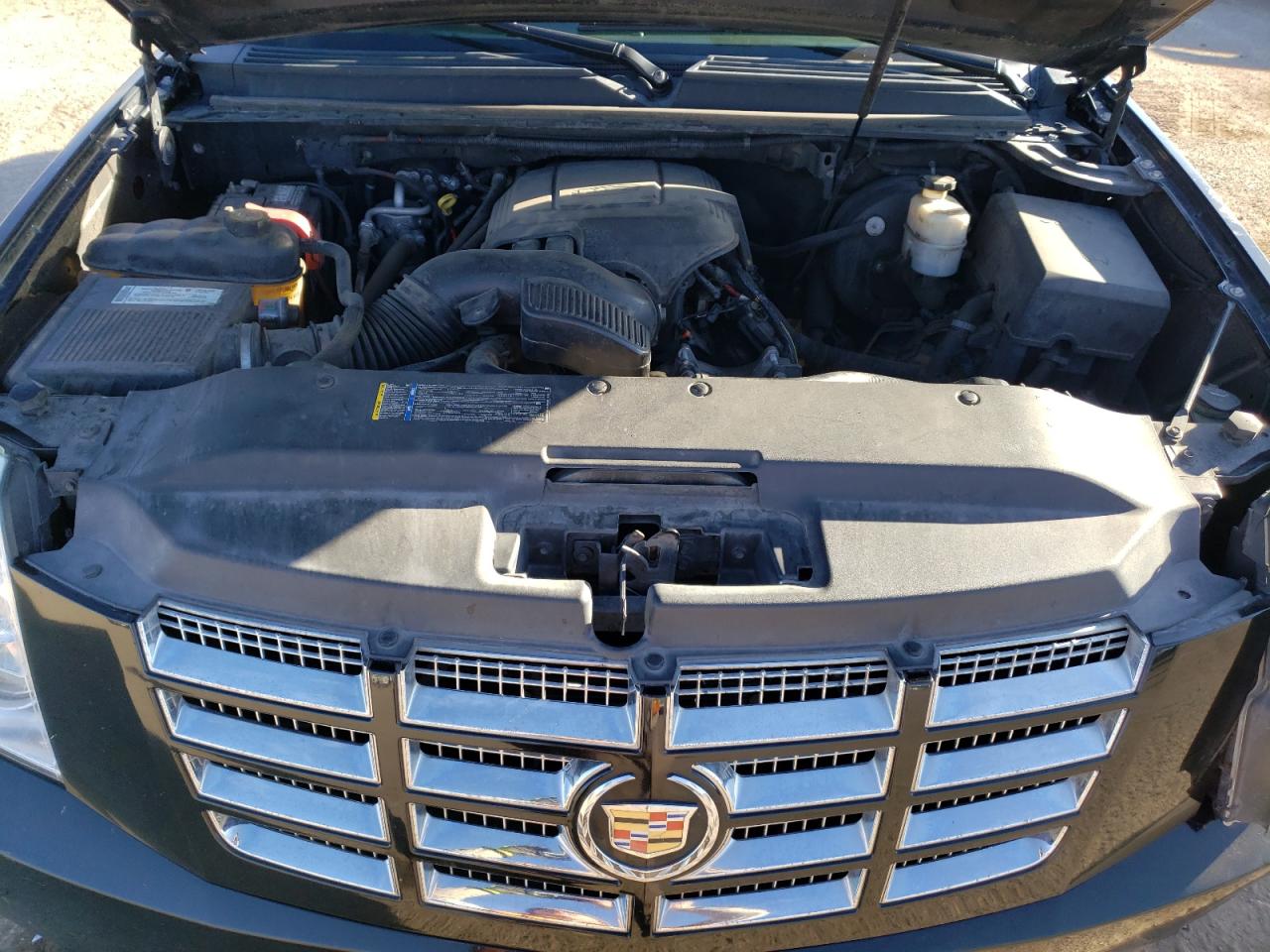 Photo 11 VIN: 1GYFK668X8R135024 - CADILLAC ESCALADE 