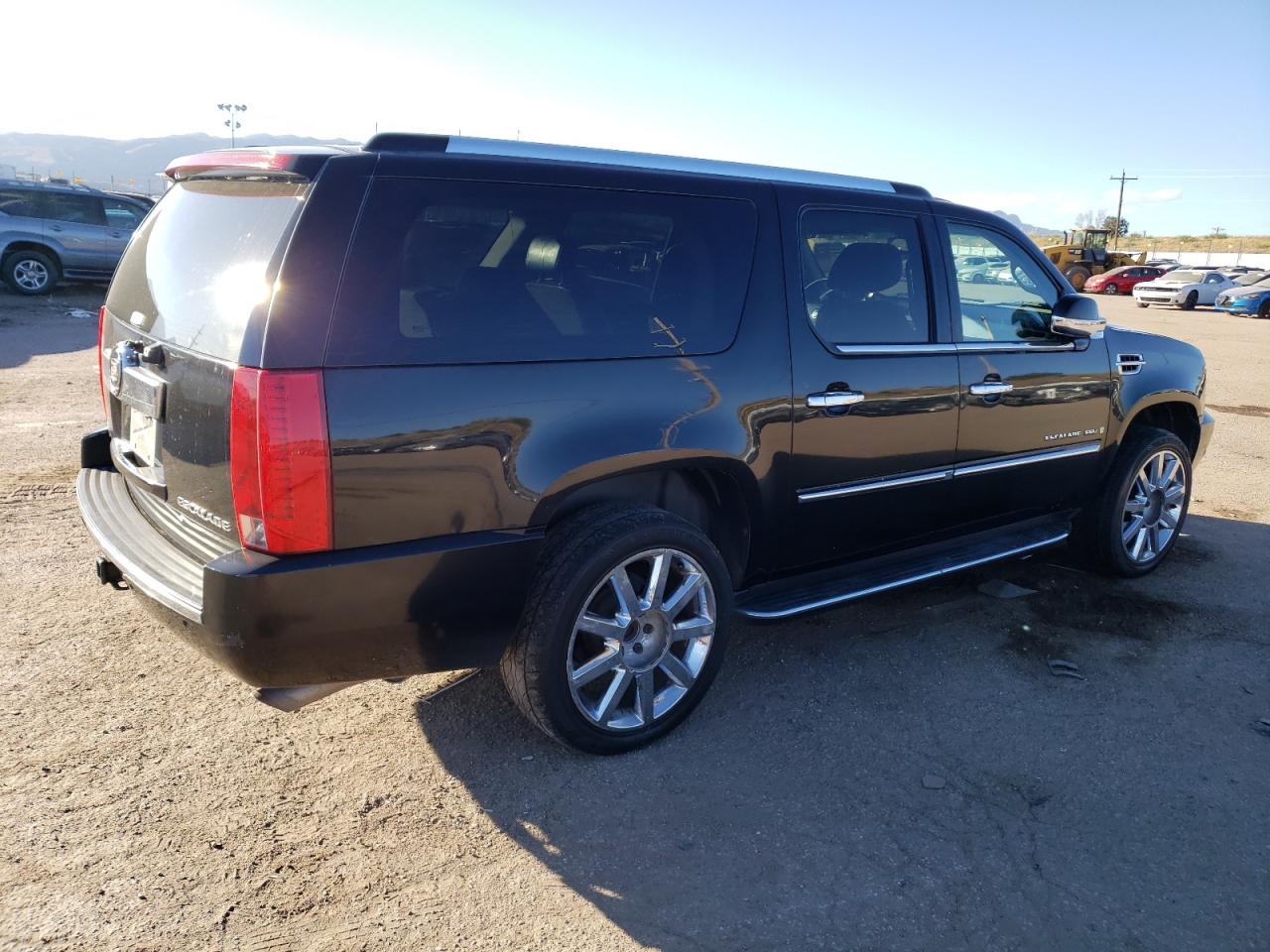 Photo 2 VIN: 1GYFK668X8R135024 - CADILLAC ESCALADE 