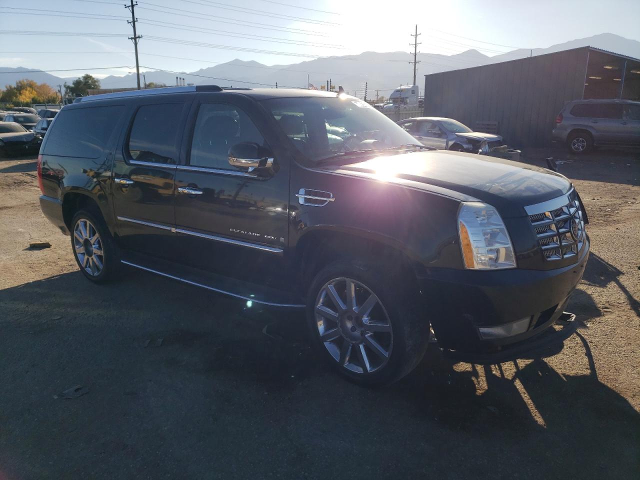 Photo 3 VIN: 1GYFK668X8R135024 - CADILLAC ESCALADE 