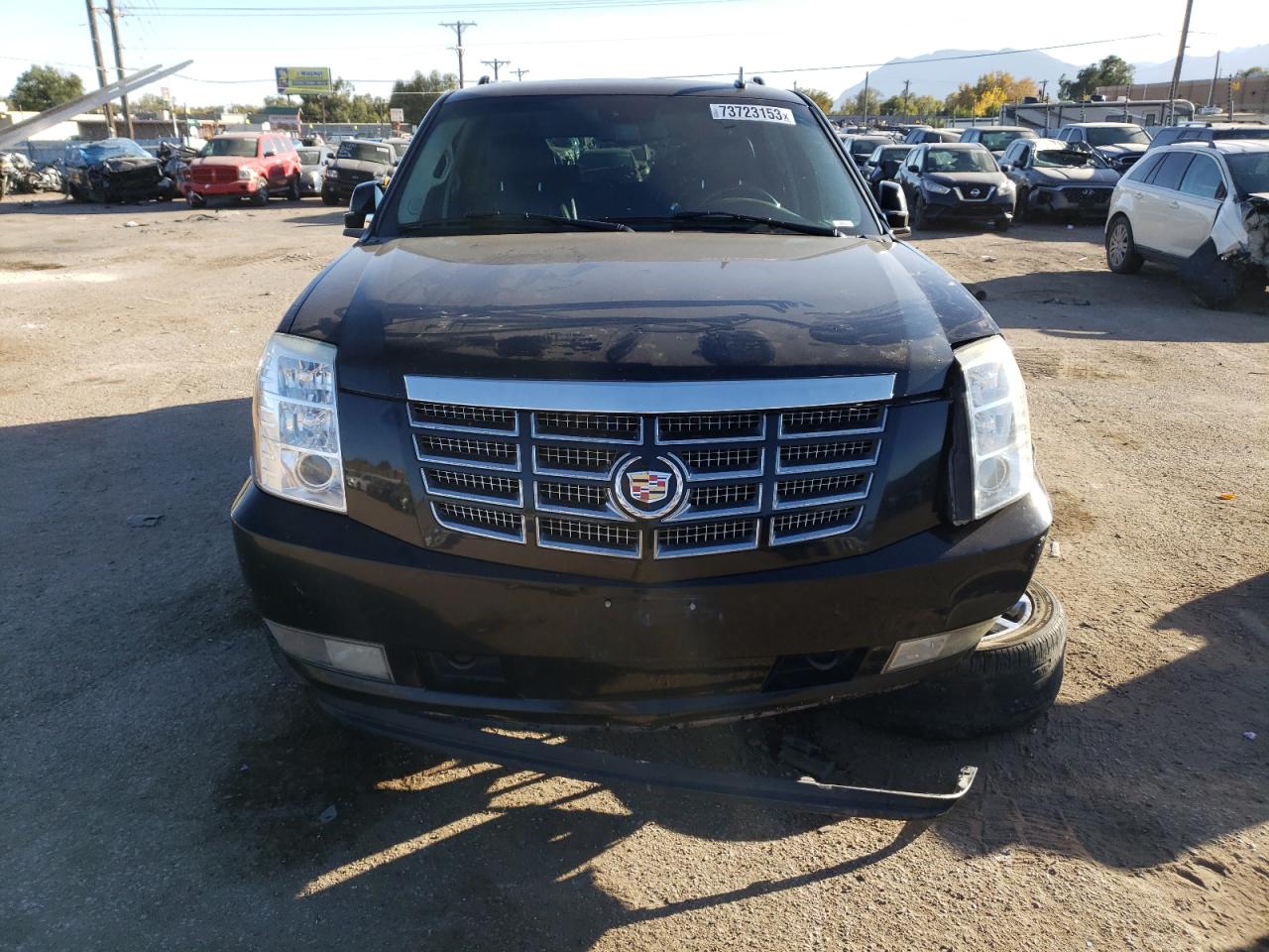 Photo 4 VIN: 1GYFK668X8R135024 - CADILLAC ESCALADE 