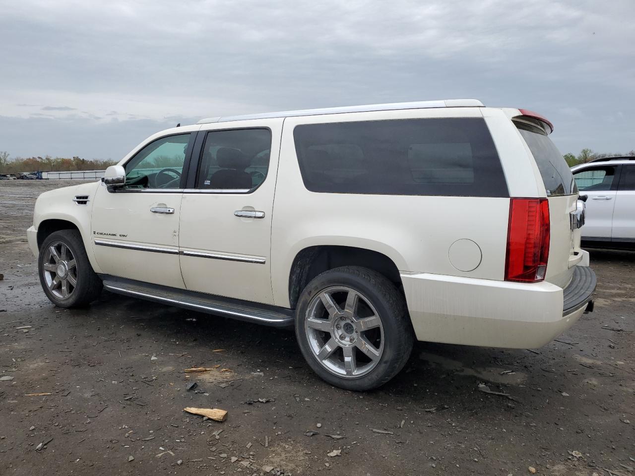 Photo 1 VIN: 1GYFK668X8R216816 - CADILLAC ESCALADE 