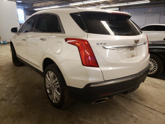 Photo 2 VIN: 1GYFNBRSXHZ100040 - CADILLAC XT5 LUXURY 