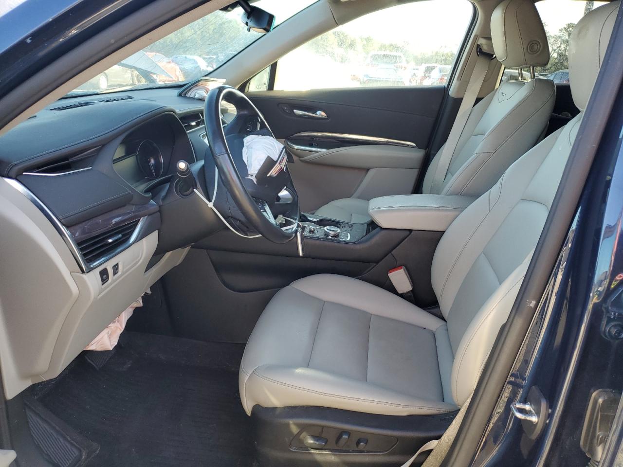 Photo 6 VIN: 1GYFZBR41MF005996 - CADILLAC XT4 