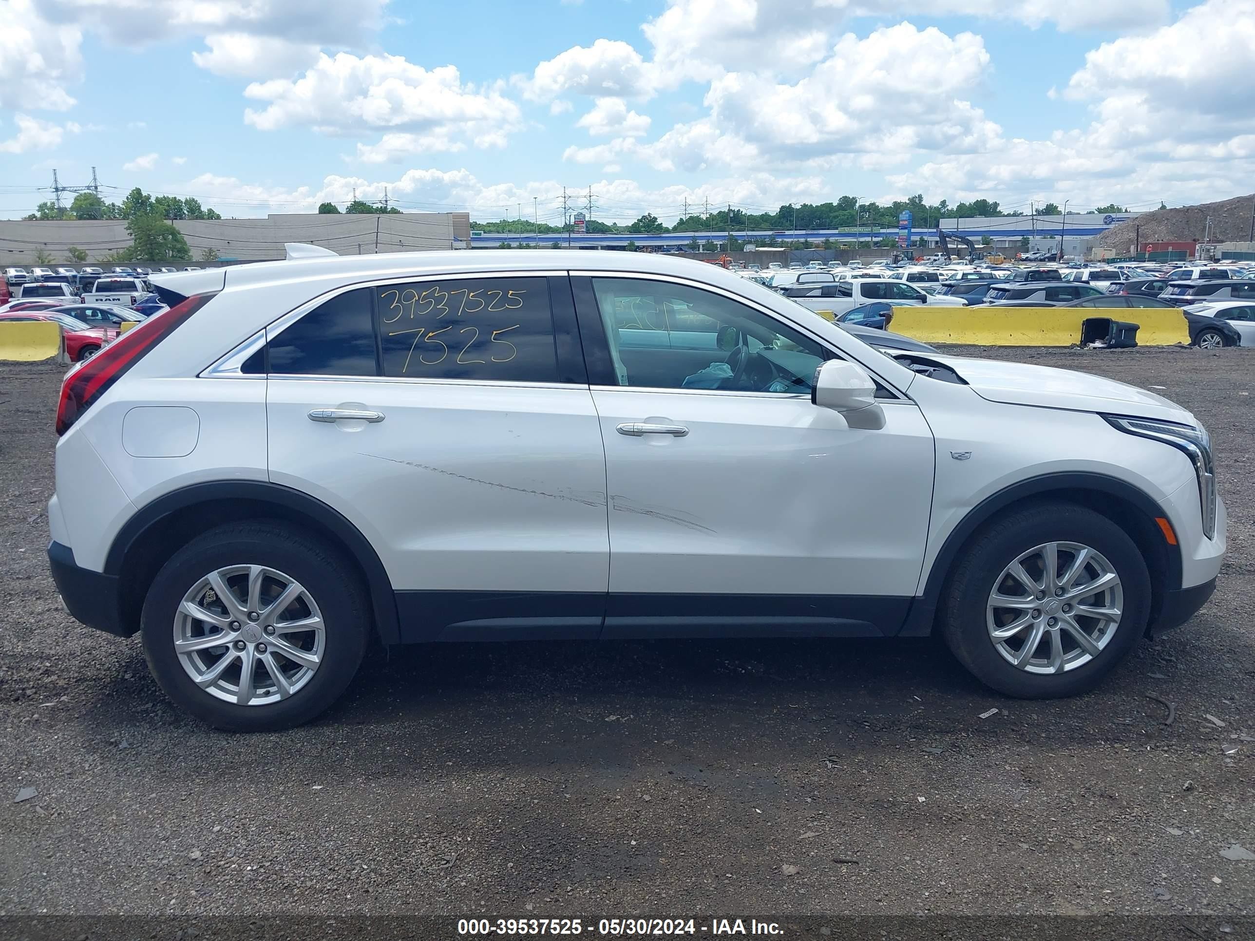 Photo 13 VIN: 1GYFZBR43NF100934 - CADILLAC XT4 