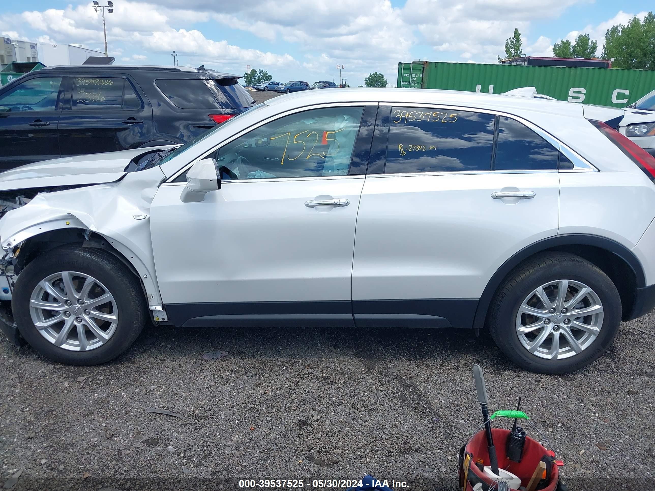 Photo 14 VIN: 1GYFZBR43NF100934 - CADILLAC XT4 