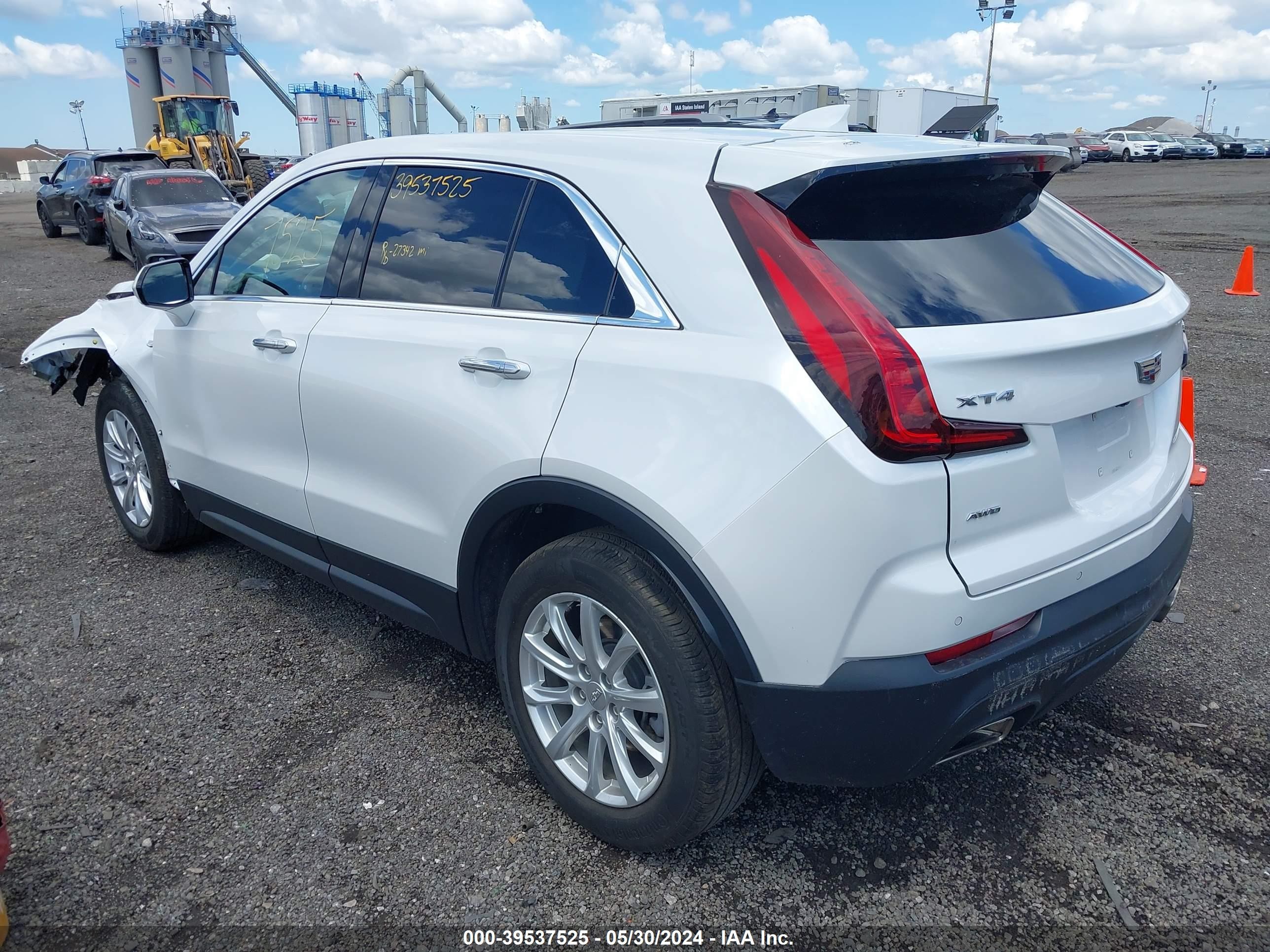 Photo 2 VIN: 1GYFZBR43NF100934 - CADILLAC XT4 