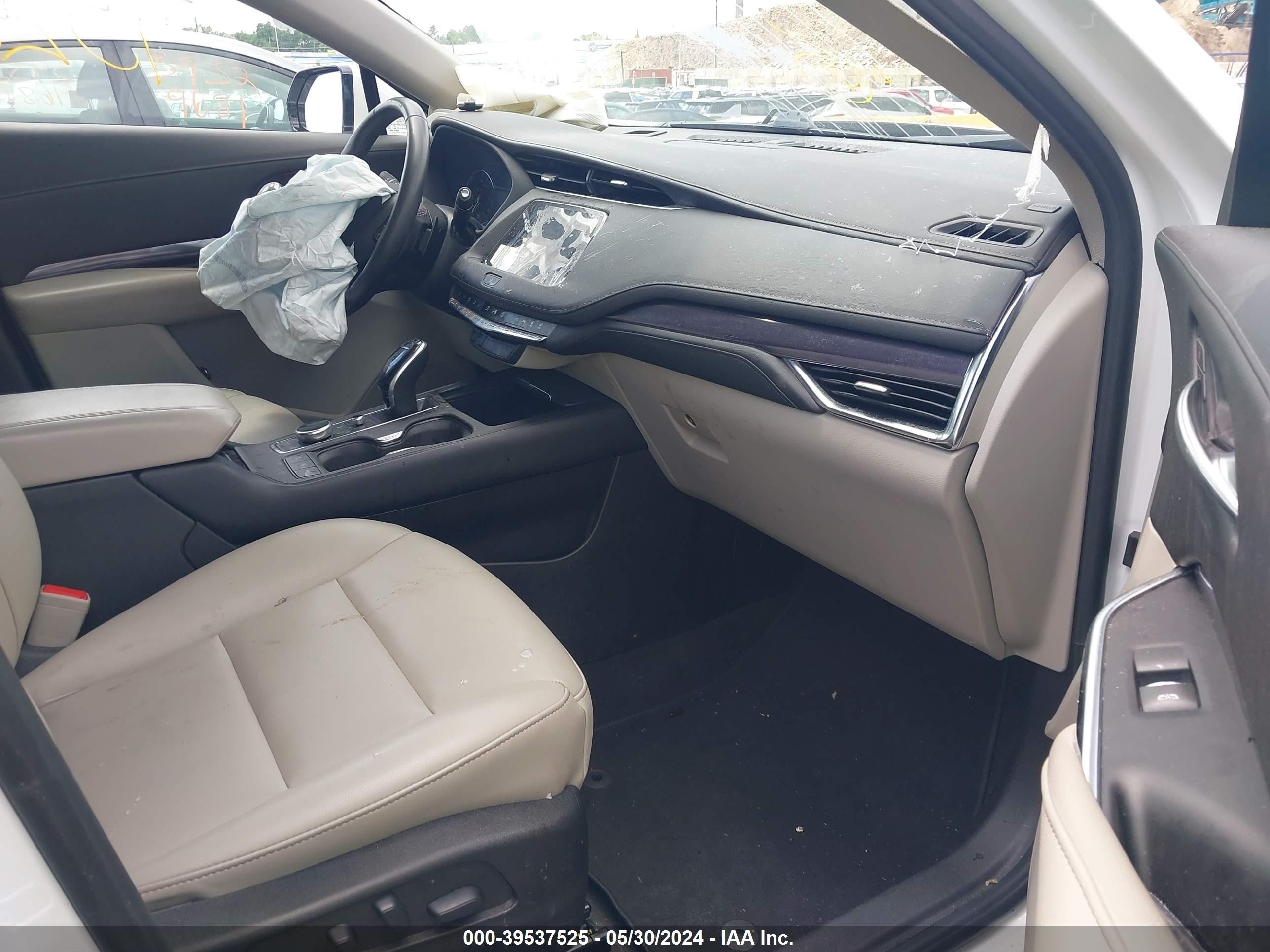 Photo 4 VIN: 1GYFZBR43NF100934 - CADILLAC XT4 