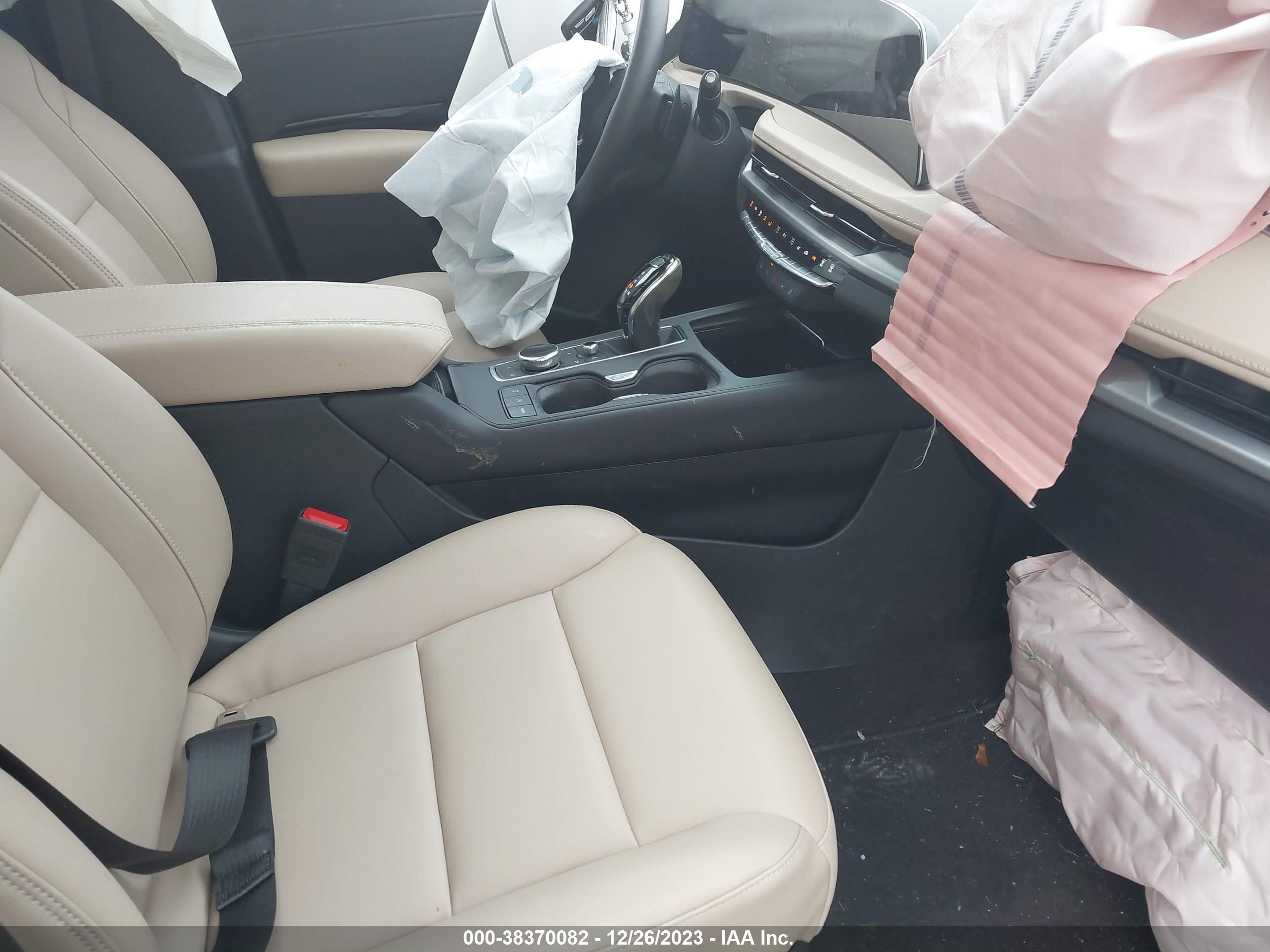 Photo 4 VIN: 1GYFZBR49RF121101 - CADILLAC XT4 