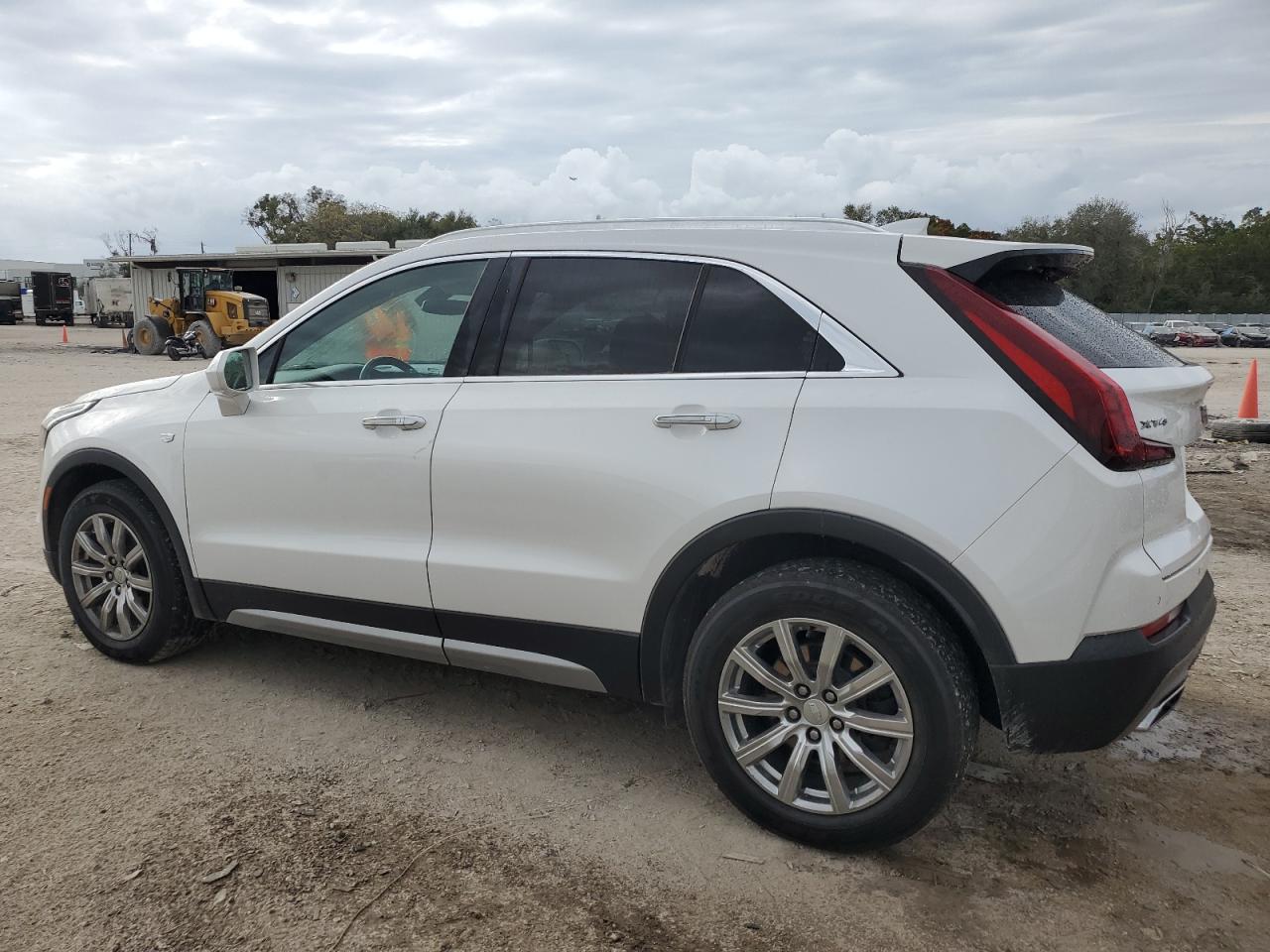 Photo 1 VIN: 1GYFZCR41KF127941 - CADILLAC XT4 