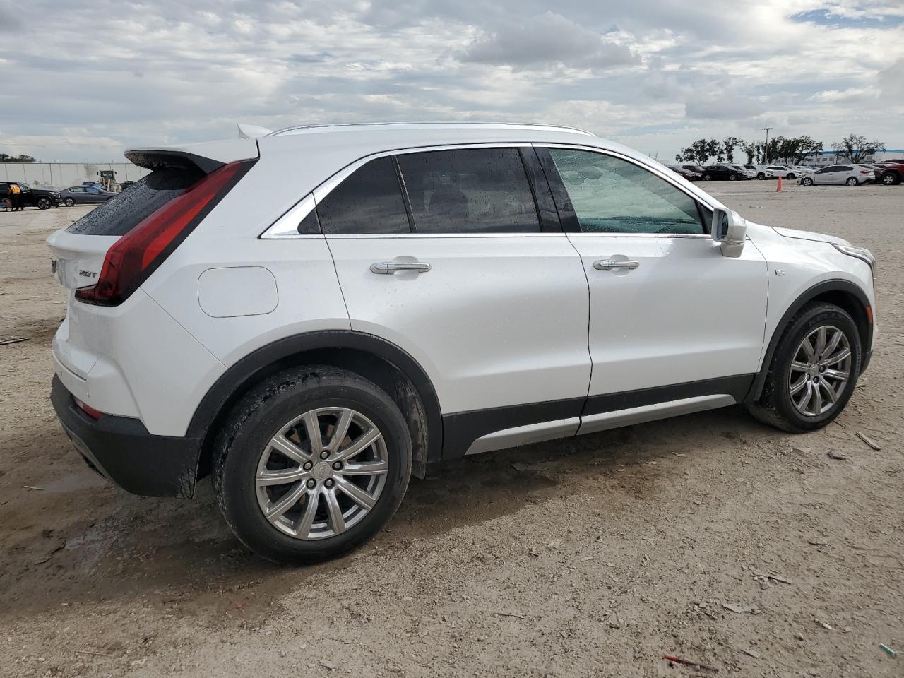 Photo 2 VIN: 1GYFZCR41KF127941 - CADILLAC XT4 