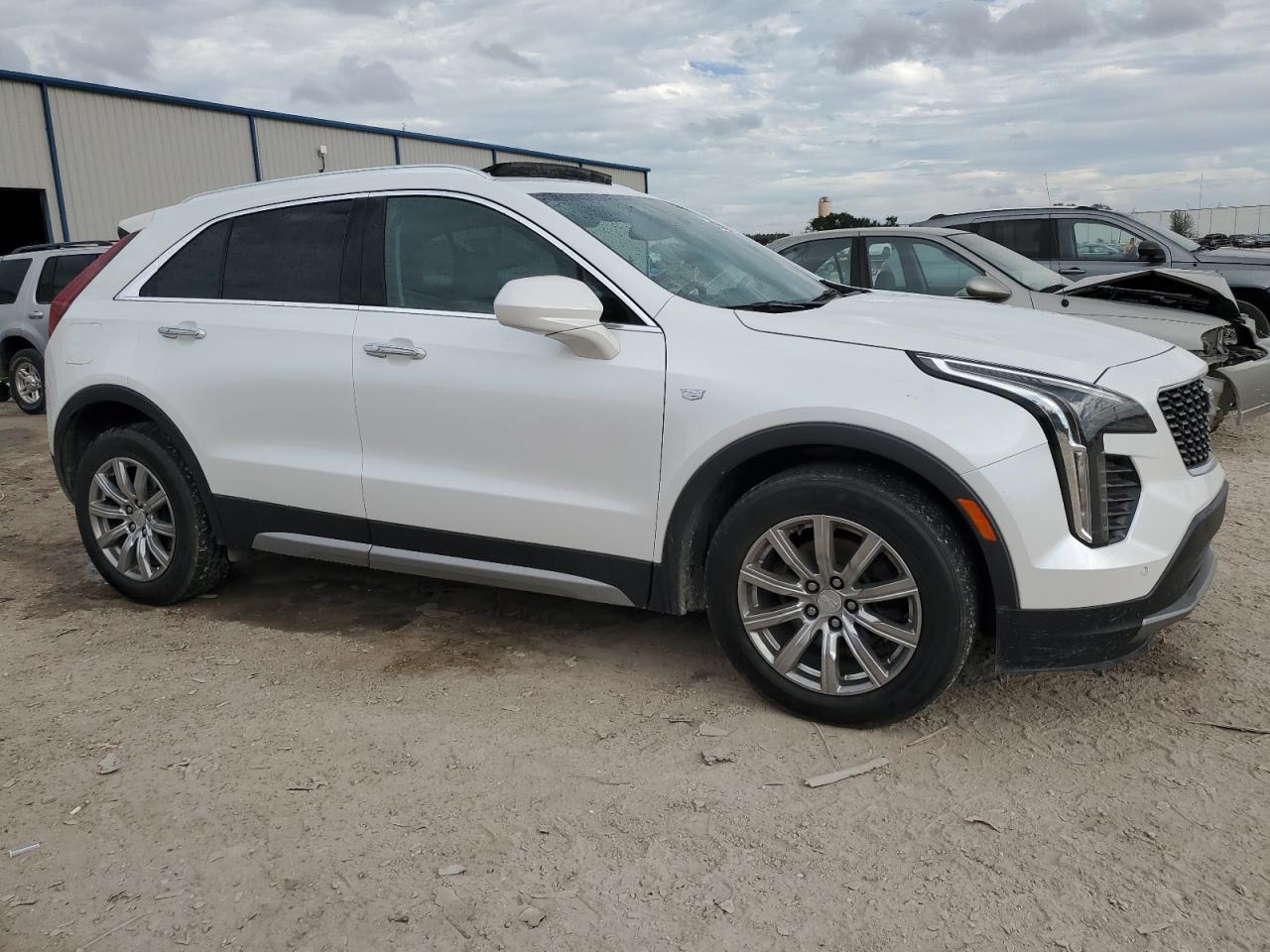 Photo 3 VIN: 1GYFZCR41KF127941 - CADILLAC XT4 