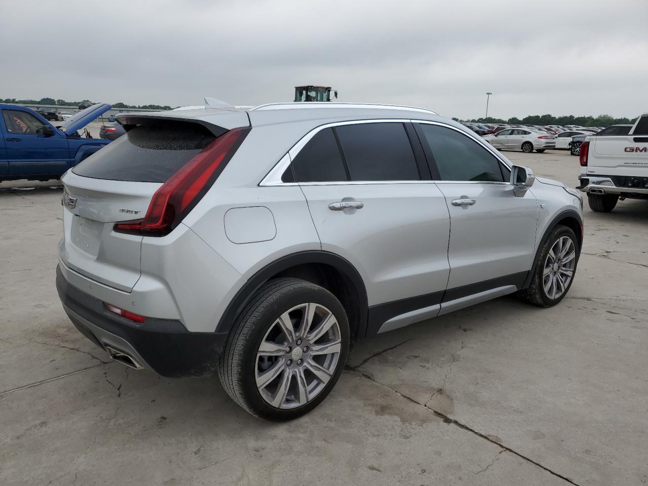 Photo 2 VIN: 1GYFZCR45MF015033 - CADILLAC XT4 