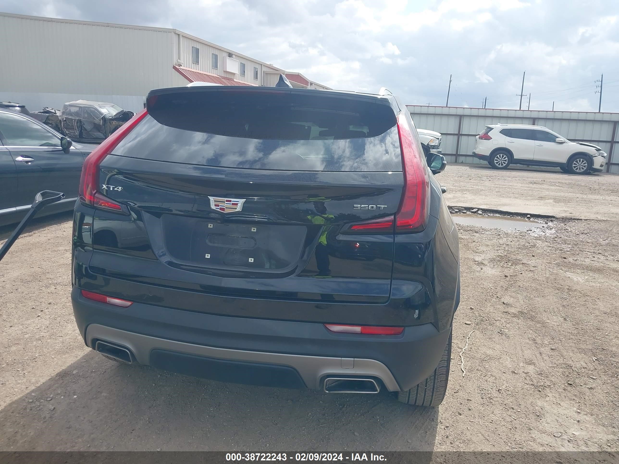 Photo 15 VIN: 1GYFZCR45PF175501 - CADILLAC XT4 