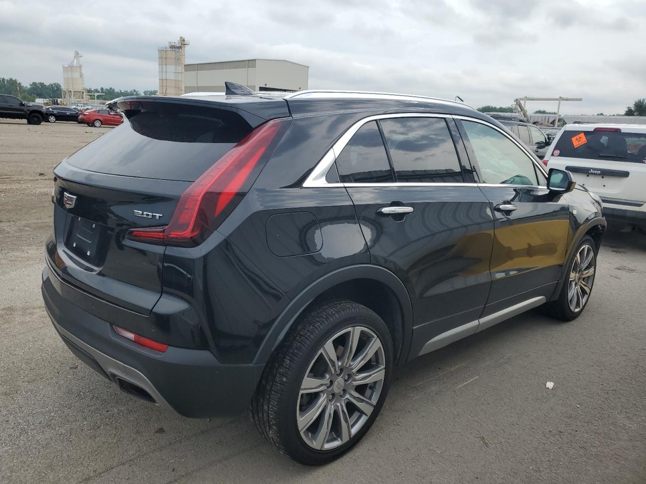 Photo 2 VIN: 1GYFZCR46KF140622 - CADILLAC XT4 