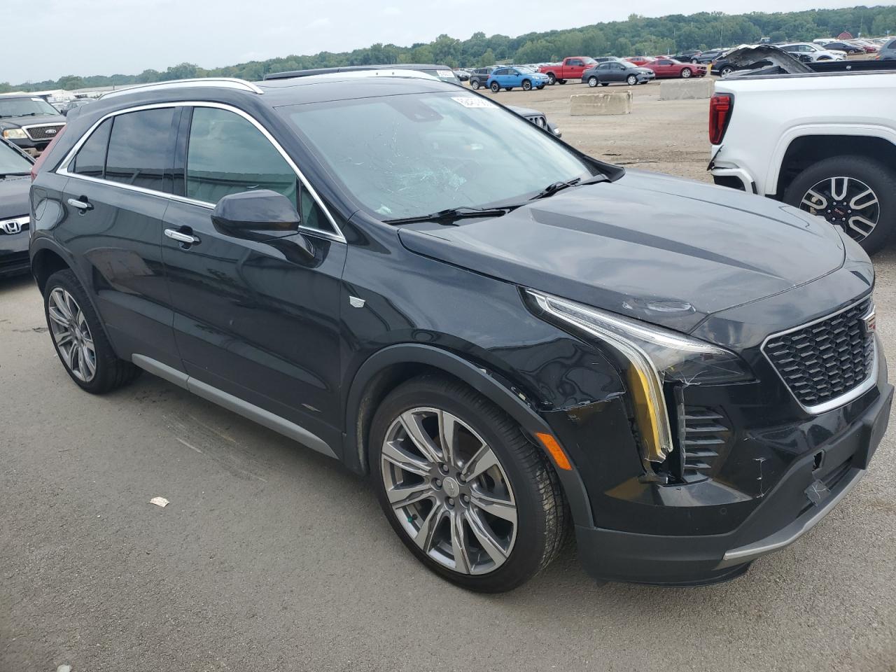 Photo 3 VIN: 1GYFZCR46KF140622 - CADILLAC XT4 