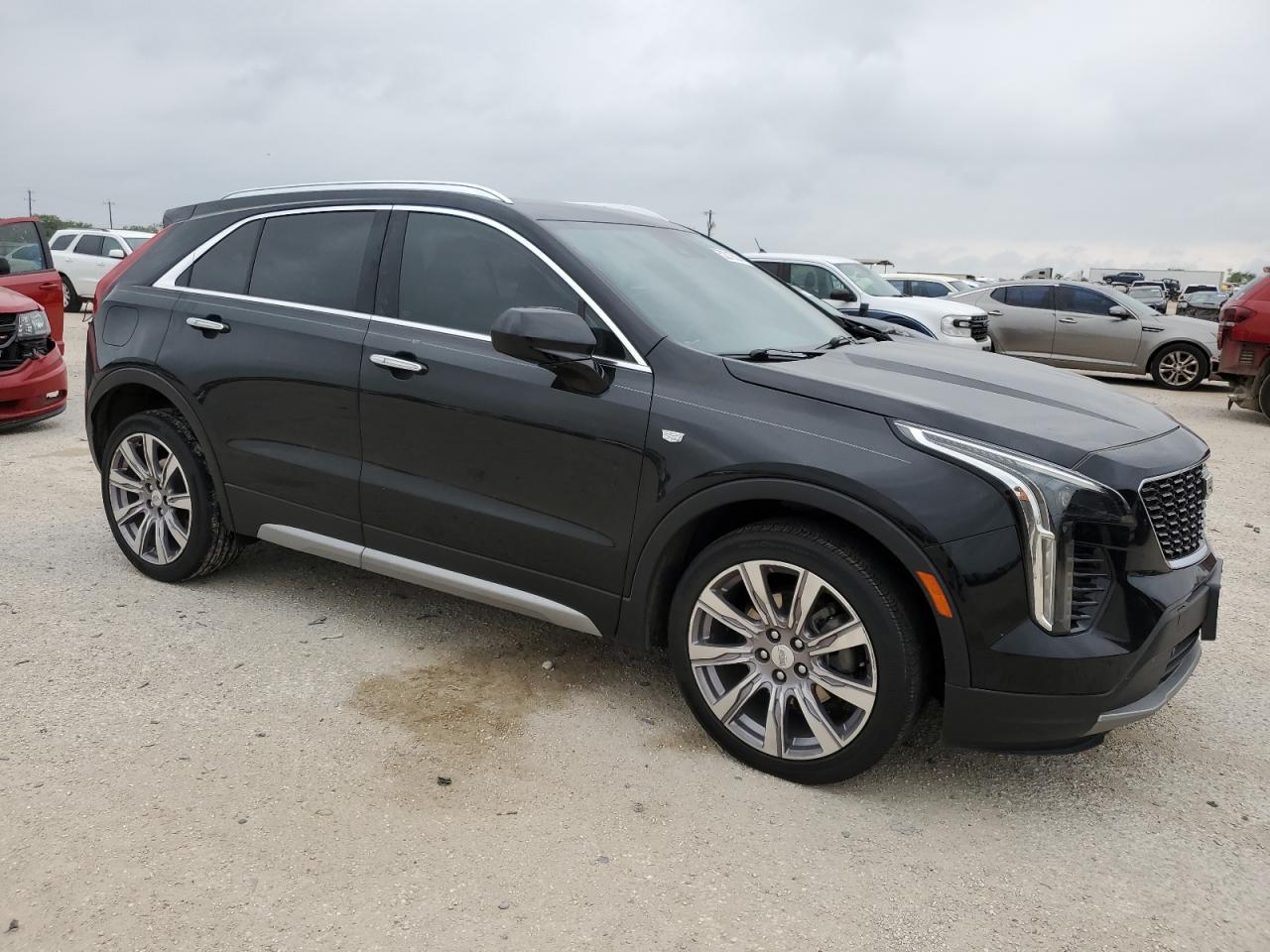 Photo 3 VIN: 1GYFZCR47LF129629 - CADILLAC XT4 