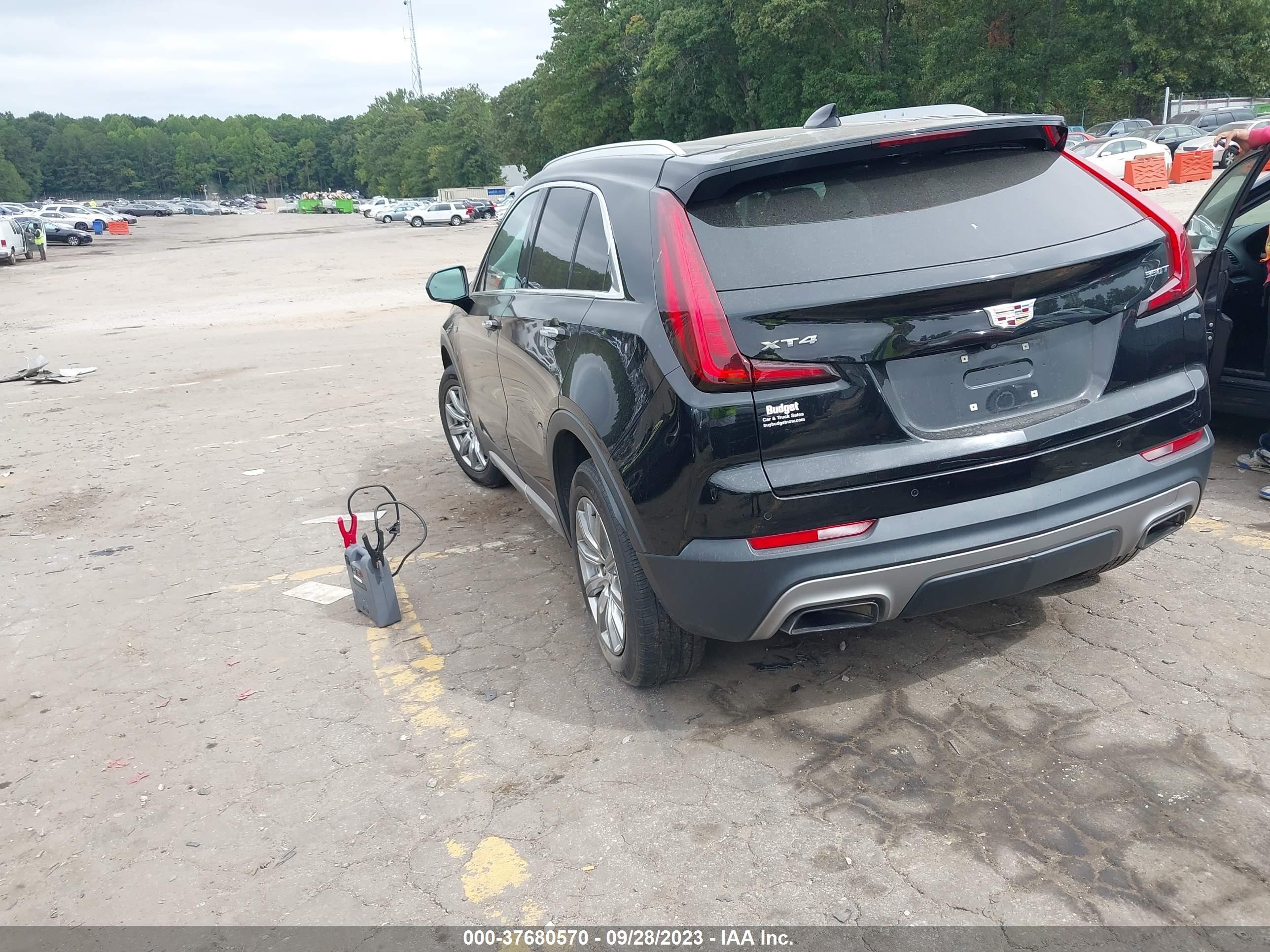 Photo 2 VIN: 1GYFZCR48LF049935 - CADILLAC XT4 