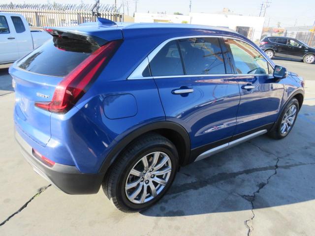 Photo 2 VIN: 1GYFZCR4XMF005579 - CADILLAC XT4 PREMIU 