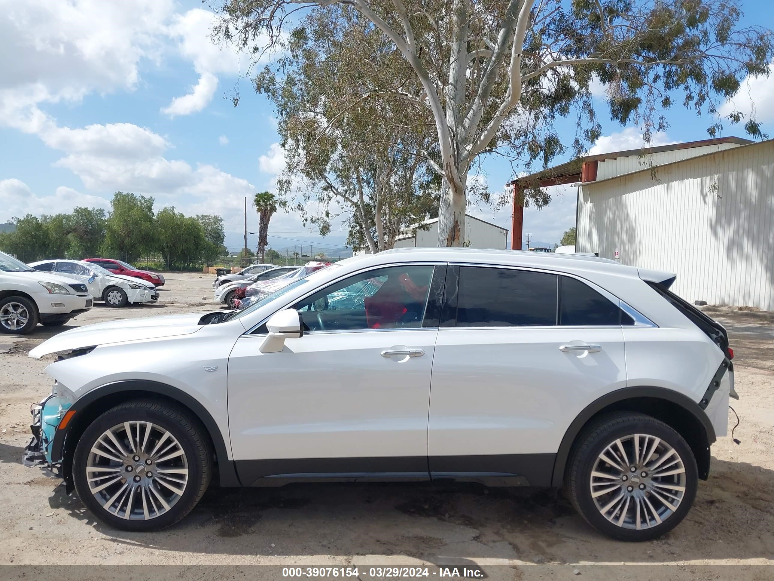 Photo 14 VIN: 1GYFZCR4XRF100926 - CADILLAC XT4 